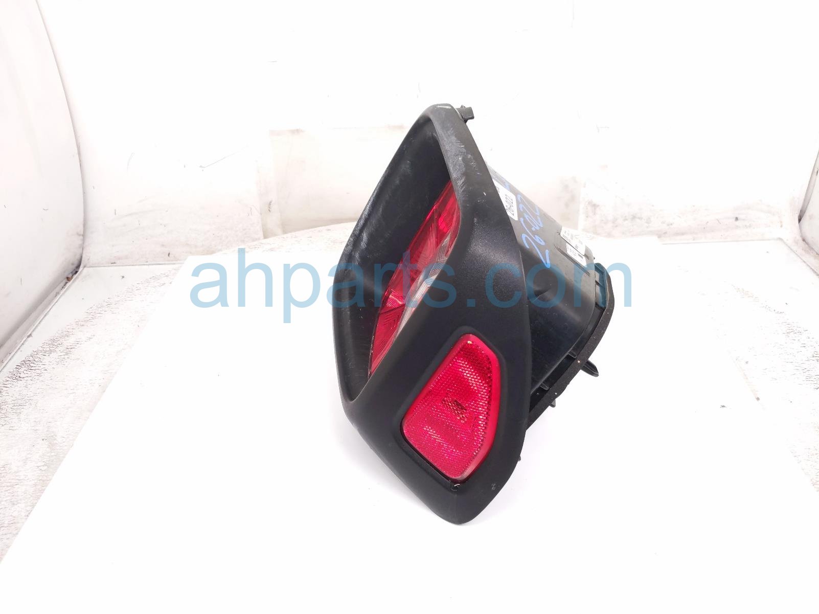 2018 Jeep Renegade Light / Rear Driver Tail Lamp (on Body) 68429903AA Replacement 2018 Jeep Renegade Light / Rear Driver Tail Lamp (on Body) 68429903AA Replacement thumbnail