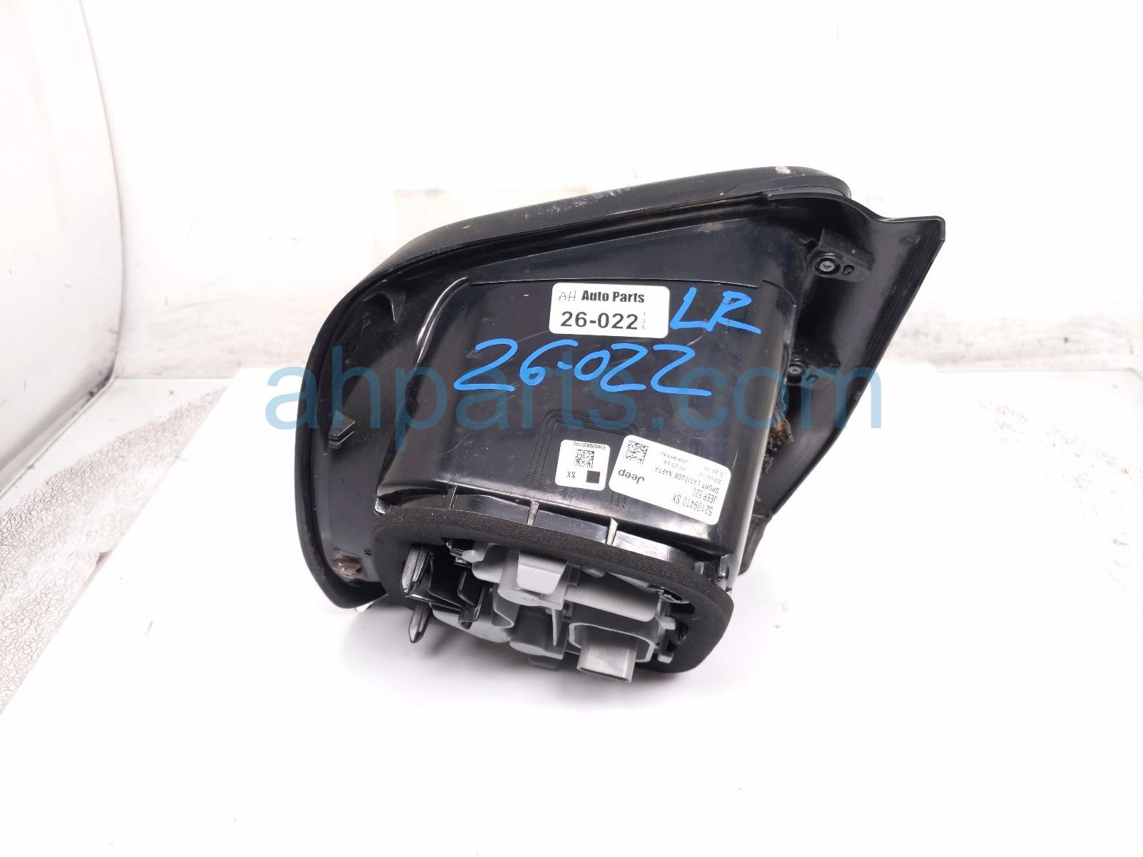 2018 Jeep Renegade Light / Rear Driver Tail Lamp (on Body) 68429903AA Replacement 2018 Jeep Renegade Light / Rear Driver Tail Lamp (on Body) 68429903AA Replacement thumbnail