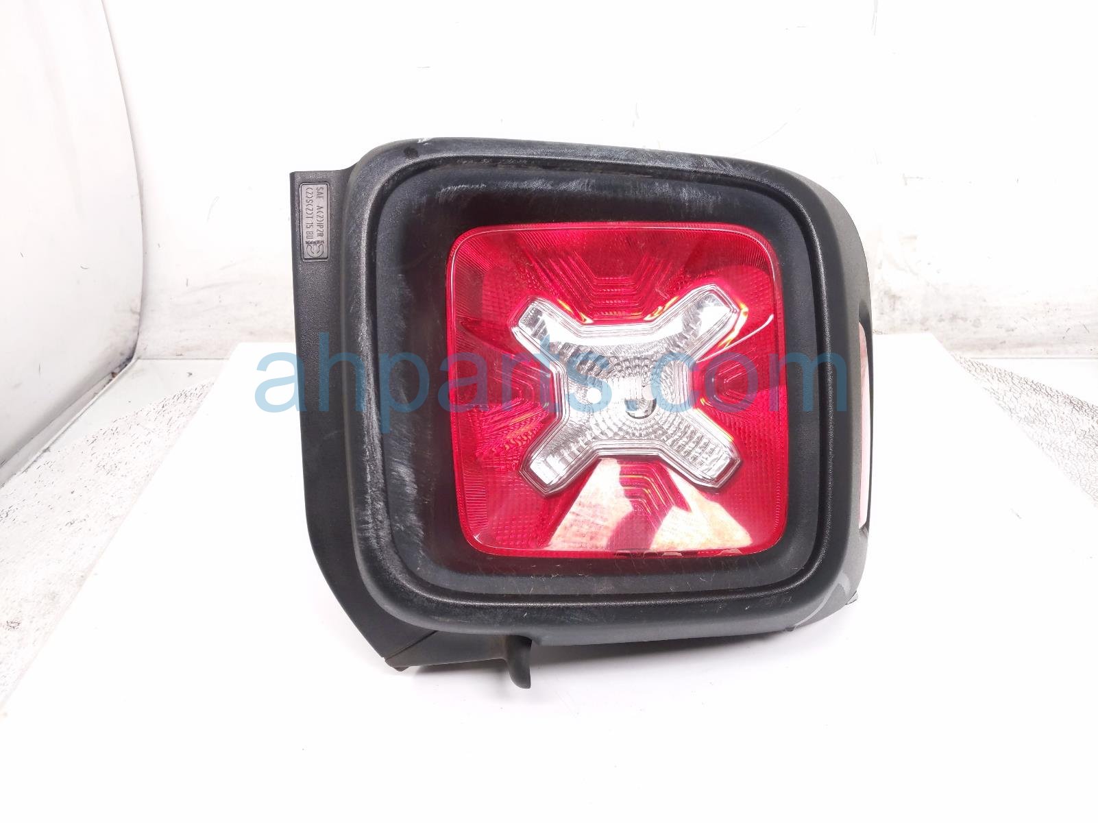 2018 Jeep Renegade Light / Rear Driver Tail Lamp (on Body) 68429903AA Replacement 2018 Jeep Renegade Light / Rear Driver Tail Lamp (on Body) 68429903AA Replacement thumbnail