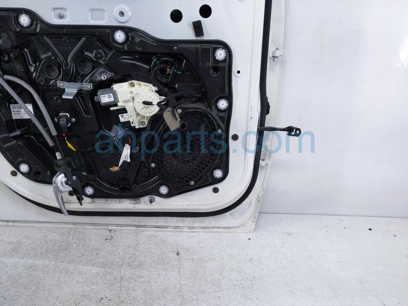 2018 Jeep Renegade Front Driver Door White No Mirror/trim 68320802AA Replacement 2018 Jeep Renegade Front Driver Door White No Mirror/trim 68320802AA Replacement thumbnail