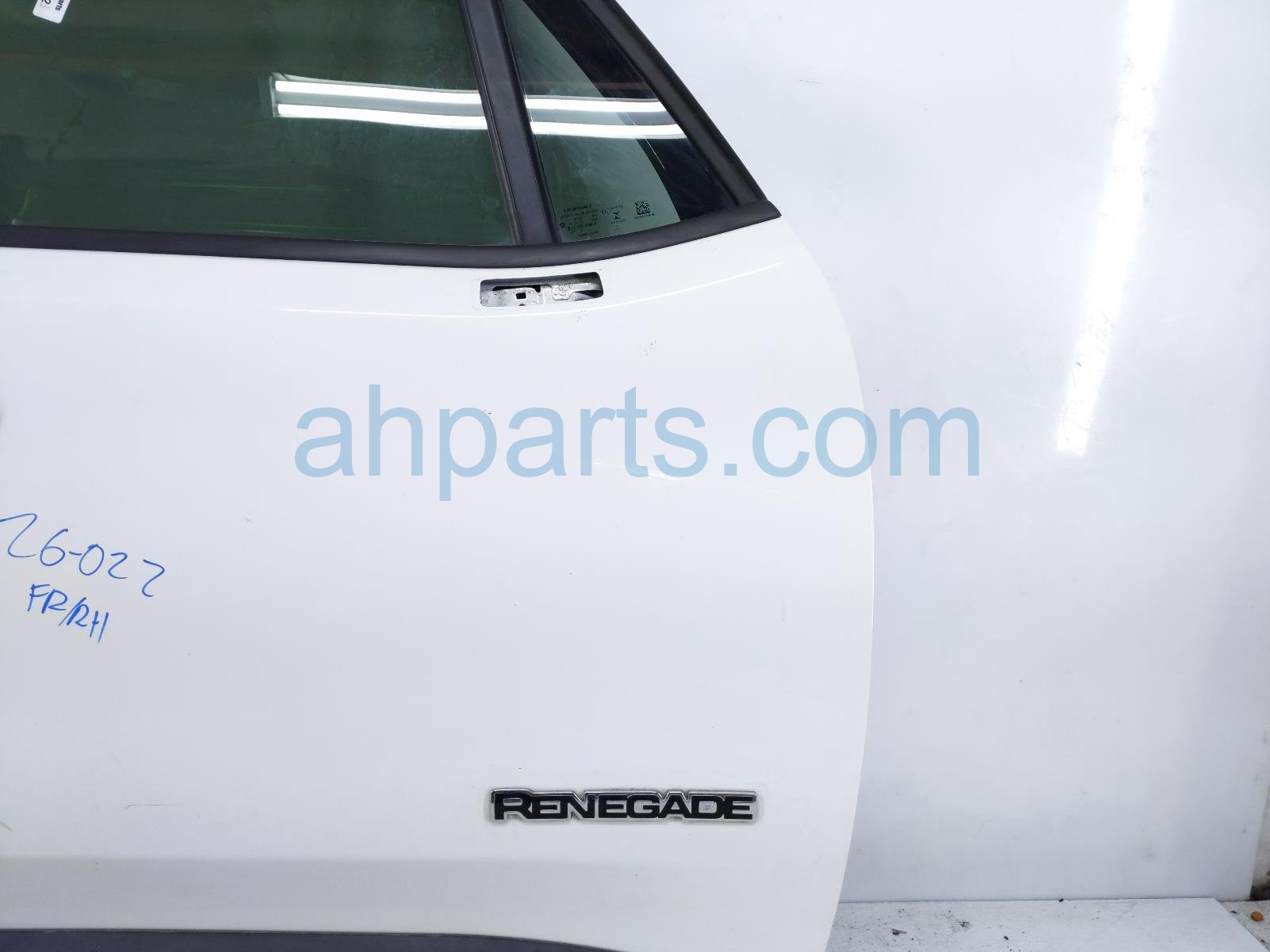 2018 Jeep Renegade Front Passenger Door White No Mirror/trim 68320801AA Replacement 2018 Jeep Renegade Front Passenger Door White No Mirror/trim 68320801AA Replacement thumbnail