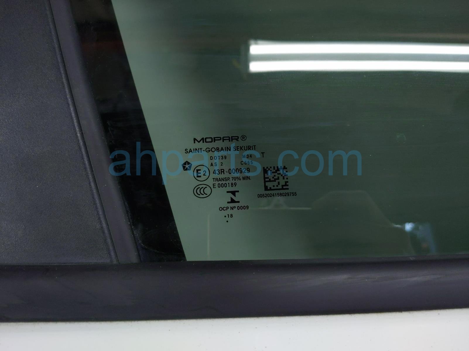 2018 Jeep Renegade Front Passenger Door White No Mirror/trim 68320801AA Replacement 2018 Jeep Renegade Front Passenger Door White No Mirror/trim 68320801AA Replacement thumbnail