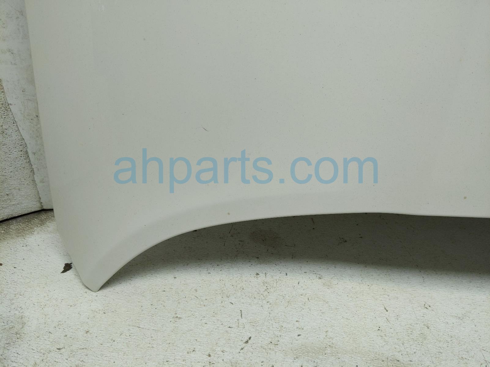 2018 Jeep Renegade Hood White Dent 68259730AA Replacement 2018 Jeep Renegade Hood White Dent 68259730AA Replacement thumbnail