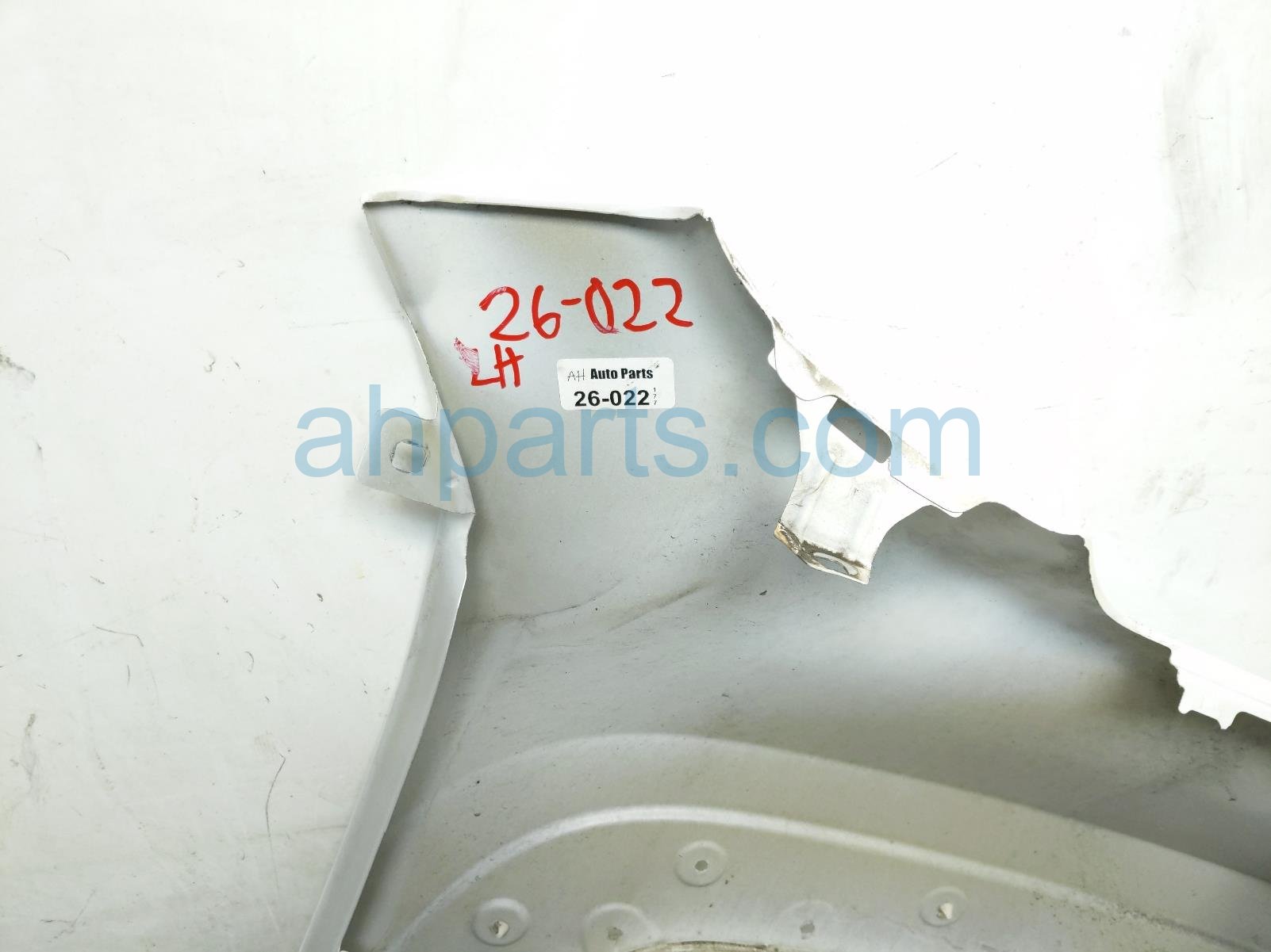 2018 Jeep Renegade Front Driver Fender White 68306752AA Replacement 2018 Jeep Renegade Front Driver Fender White 68306752AA Replacement thumbnail