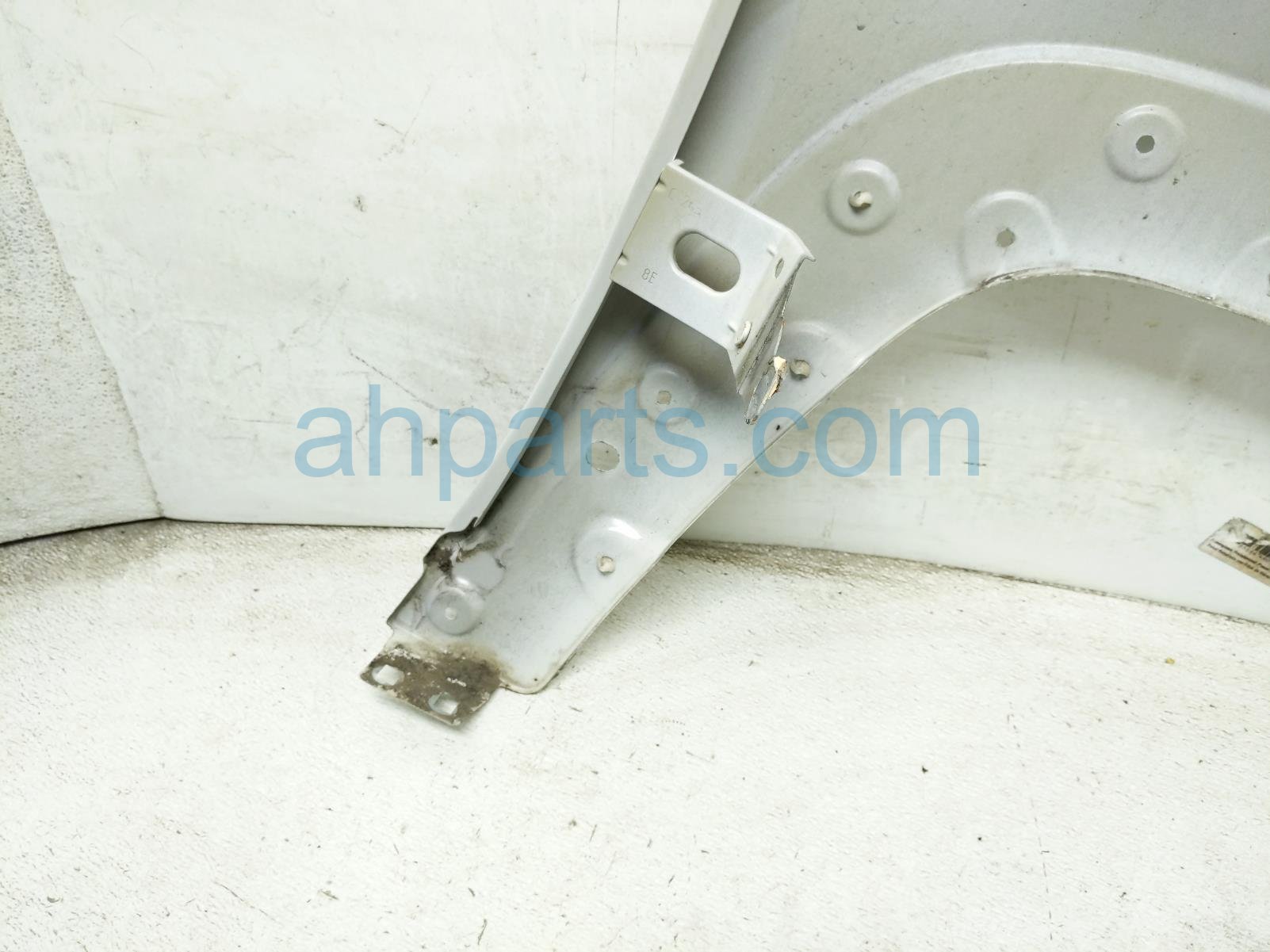 2018 Jeep Renegade Front Driver Fender White 68306752AA Replacement 2018 Jeep Renegade Front Driver Fender White 68306752AA Replacement thumbnail