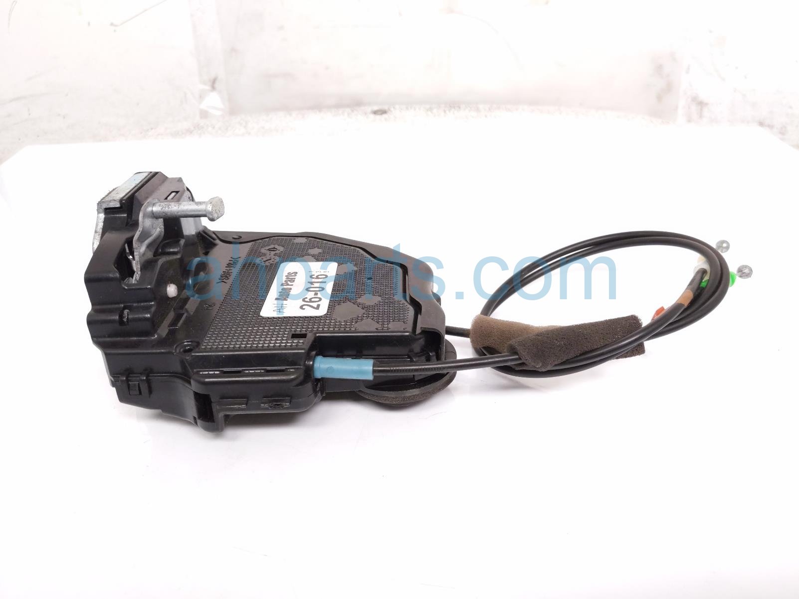 2016 Toyota 4 Runner Rear Passenger Door Lock Actuator & Latch 6905033120 Replacement 2016 Toyota 4 Runner Rear Passenger Door Lock Actuator & Latch 6905033120 Replacement thumbnail