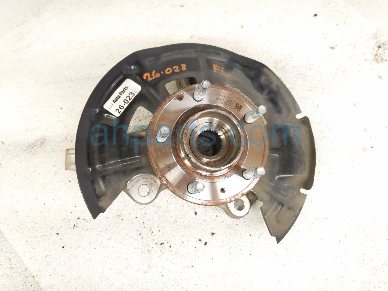 $74 Chevy FR/LH SPINDLE KNUCKLE HUB - FWD $74 Chevy FR/LH SPINDLE KNUCKLE HUB - FWD