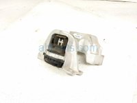 $125 Nissan RH SIDE ENGINE MOUNT - 2.5L FWD $125 Nissan RH SIDE ENGINE MOUNT - 2.5L FWD