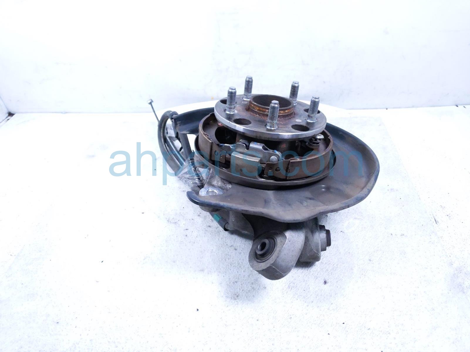 Lexus RR/LH SPINDLE KNUCKLE HUB - RWD Lexus RR/LH SPINDLE KNUCKLE HUB - RWD