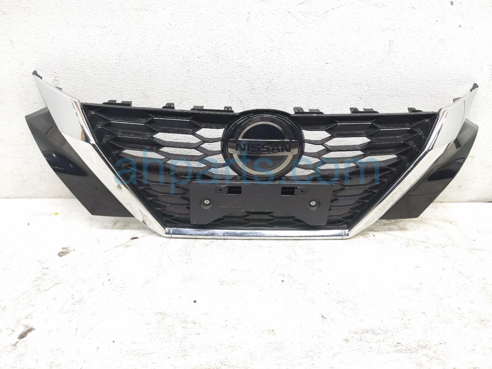 Nissan UPPER GRILLE -