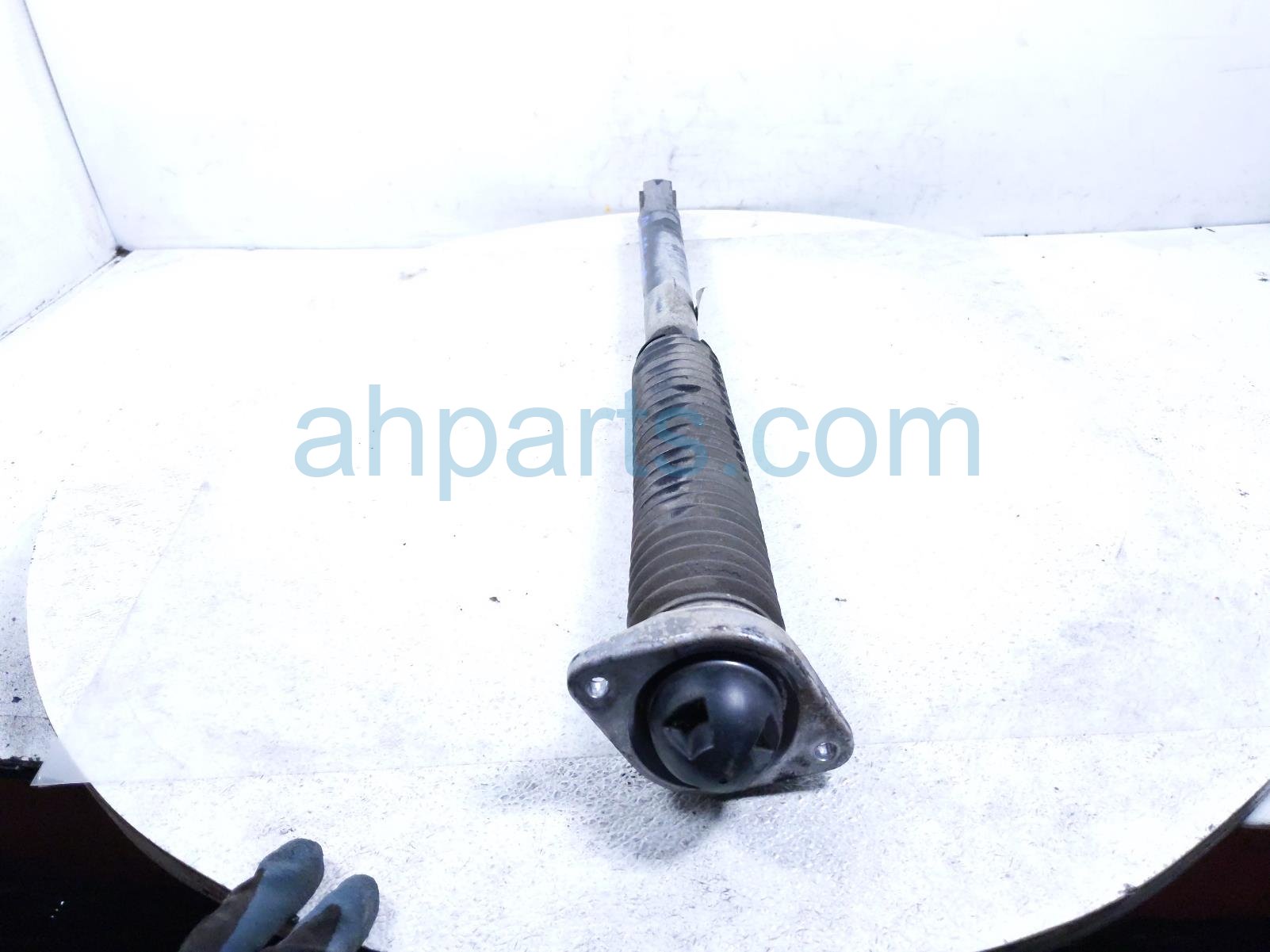 2017 Honda Civic Strut / Spring / Rear Passenger Shock Absorber 52670 TBG A01 Replacement 2017 Honda Civic Strut / Spring / Rear Passenger Shock Absorber 52670 TBG A01 Replacement thumbnail