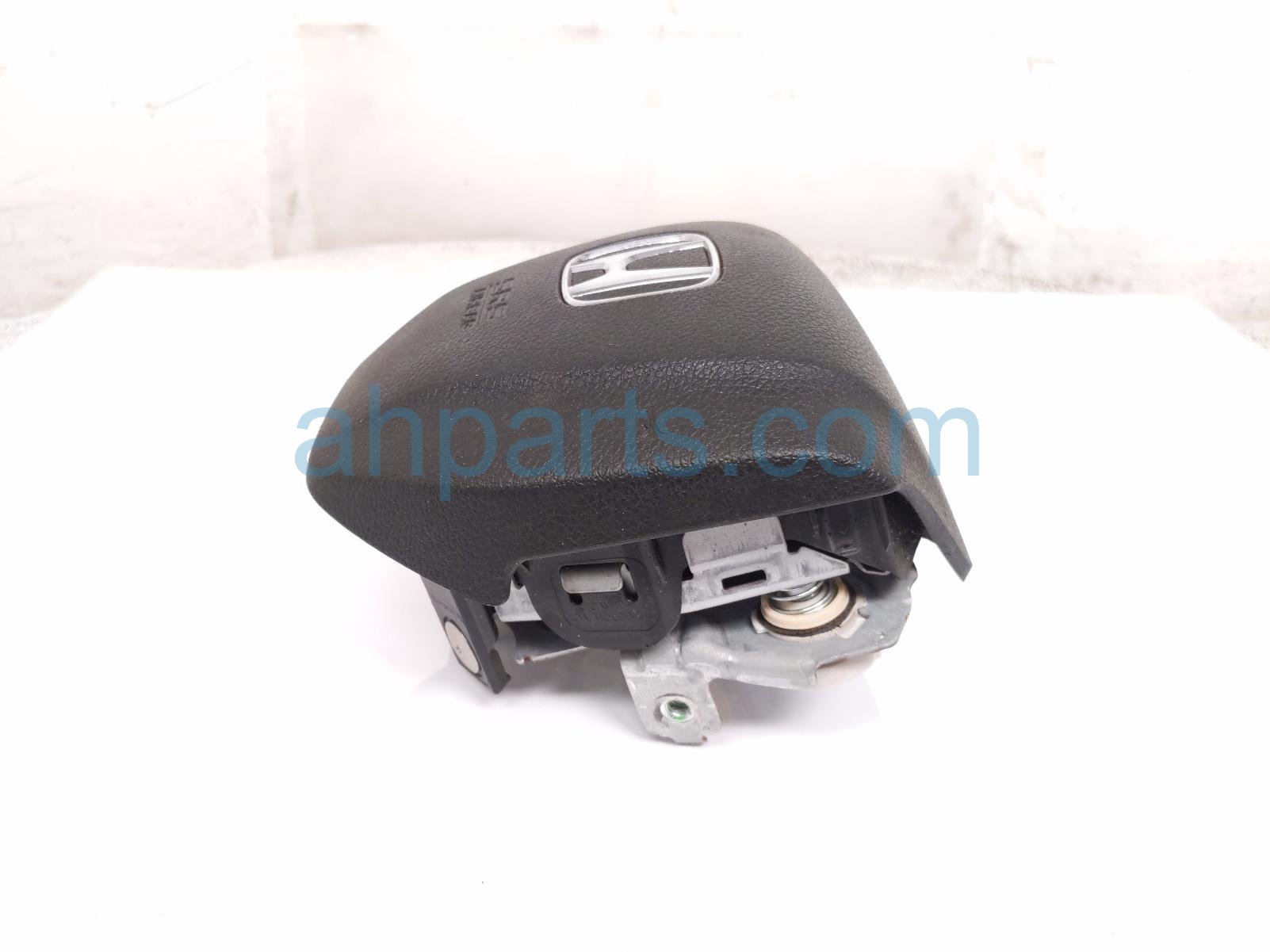 2017 Honda Civic Driver Wheel Airbag 77810 TBA A81ZA Replacement 2017 Honda Civic Driver Wheel Airbag 77810 TBA A81ZA Replacement thumbnail