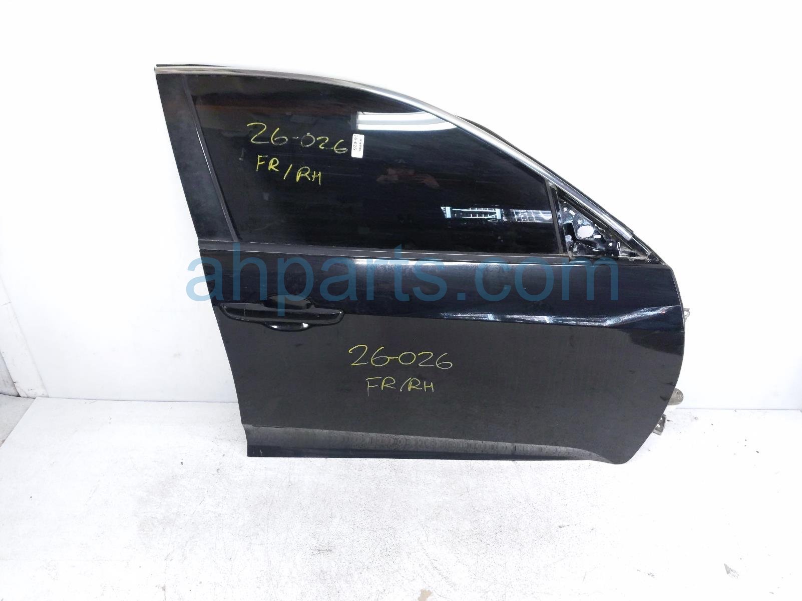 Honda FR/RH DOOR - BLACK - NO MIRROR/TRIM