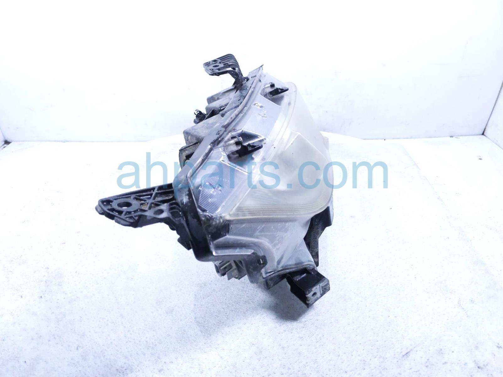 2017 Honda Civic Headlight Passenger Headlamp / Light Needs Polish 33100 TBA A01 Replacement 2017 Honda Civic Headlight Passenger Headlamp / Light Needs Polish 33100 TBA A01 Replacement thumbnail