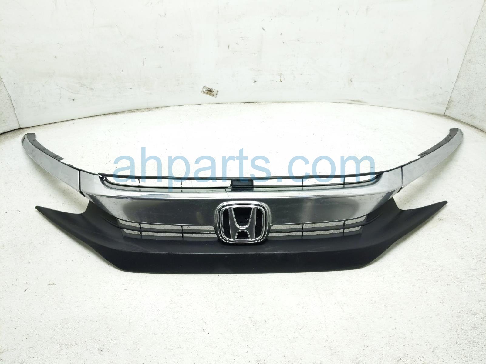 2017 Honda Civic Upper Grille Chrome Trim Cracked 71121 TBA A01 Replacement 2017 Honda Civic Upper Grille Chrome Trim Cracked 71121 TBA A01 Replacement thumbnail