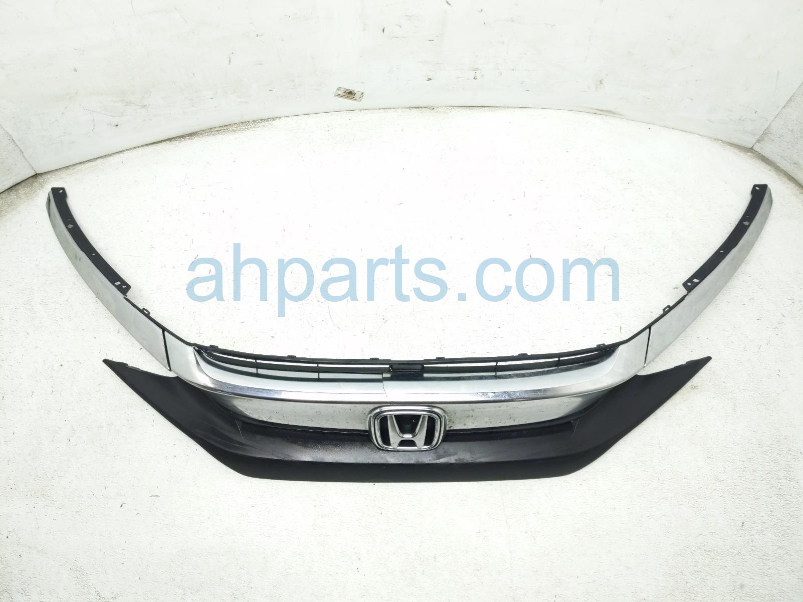 2017 Honda Civic Upper Grille Chrome Trim Cracked 71121 TBA A01 Replacement 2017 Honda Civic Upper Grille Chrome Trim Cracked 71121 TBA A01 Replacement thumbnail