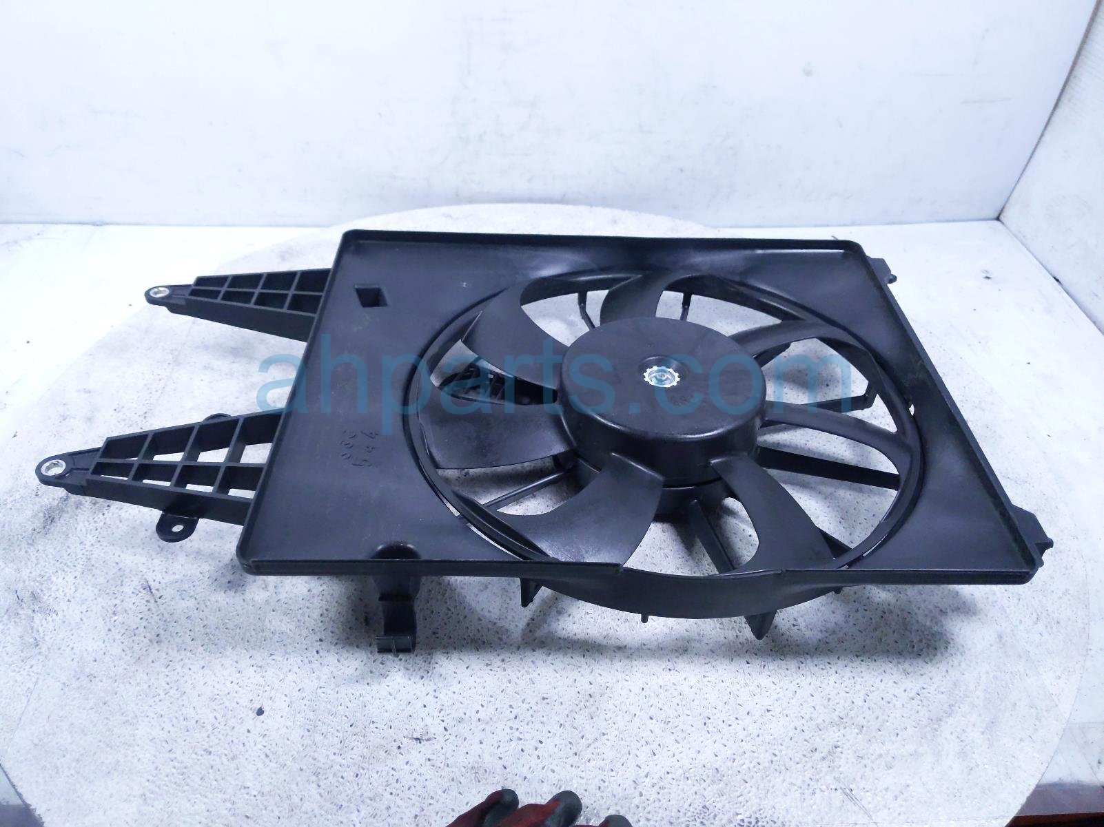 Honda AC CONDENSER FAN ASSEMBLY