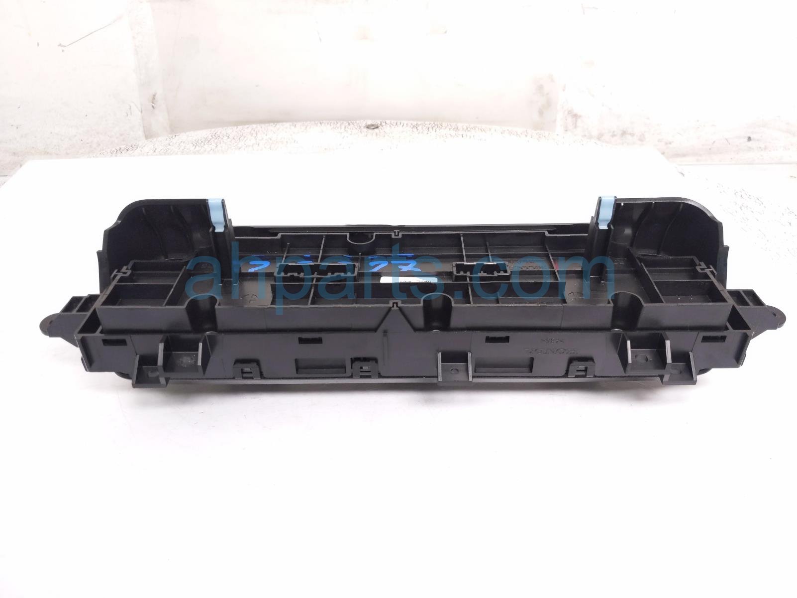 2025 Honda Pilot Temperature Climate Heater/ac Control(on Dash) 79600 T90 A42ZA Replacement 2025 Honda Pilot Temperature Climate Heater/ac Control(on Dash) 79600 T90 A42ZA Replacement thumbnail