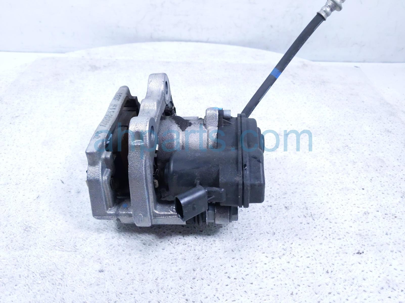 2025 Honda Pilot Rear Passenger Brake Caliper 43018 TYA A00 Replacement 2025 Honda Pilot Rear Passenger Brake Caliper 43018 TYA A00 Replacement thumbnail