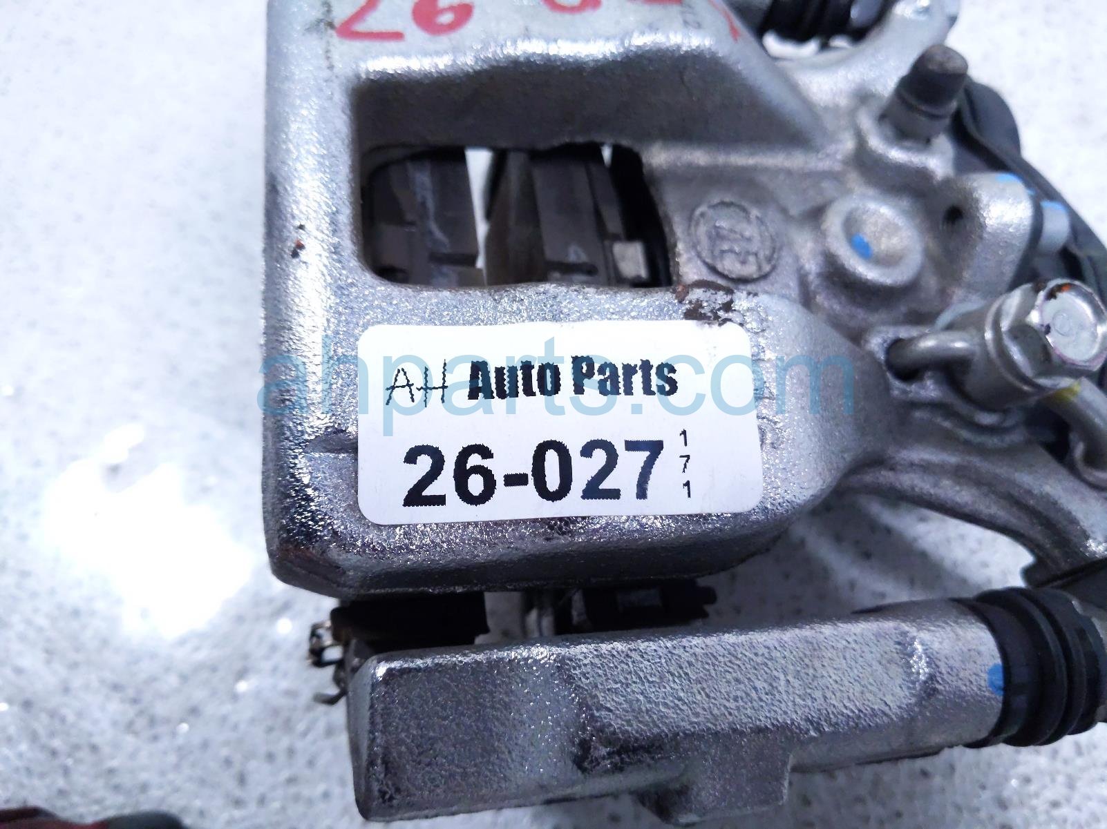 2025 Honda Pilot Rear Passenger Brake Caliper 43018 TYA A00 Replacement 2025 Honda Pilot Rear Passenger Brake Caliper 43018 TYA A00 Replacement thumbnail