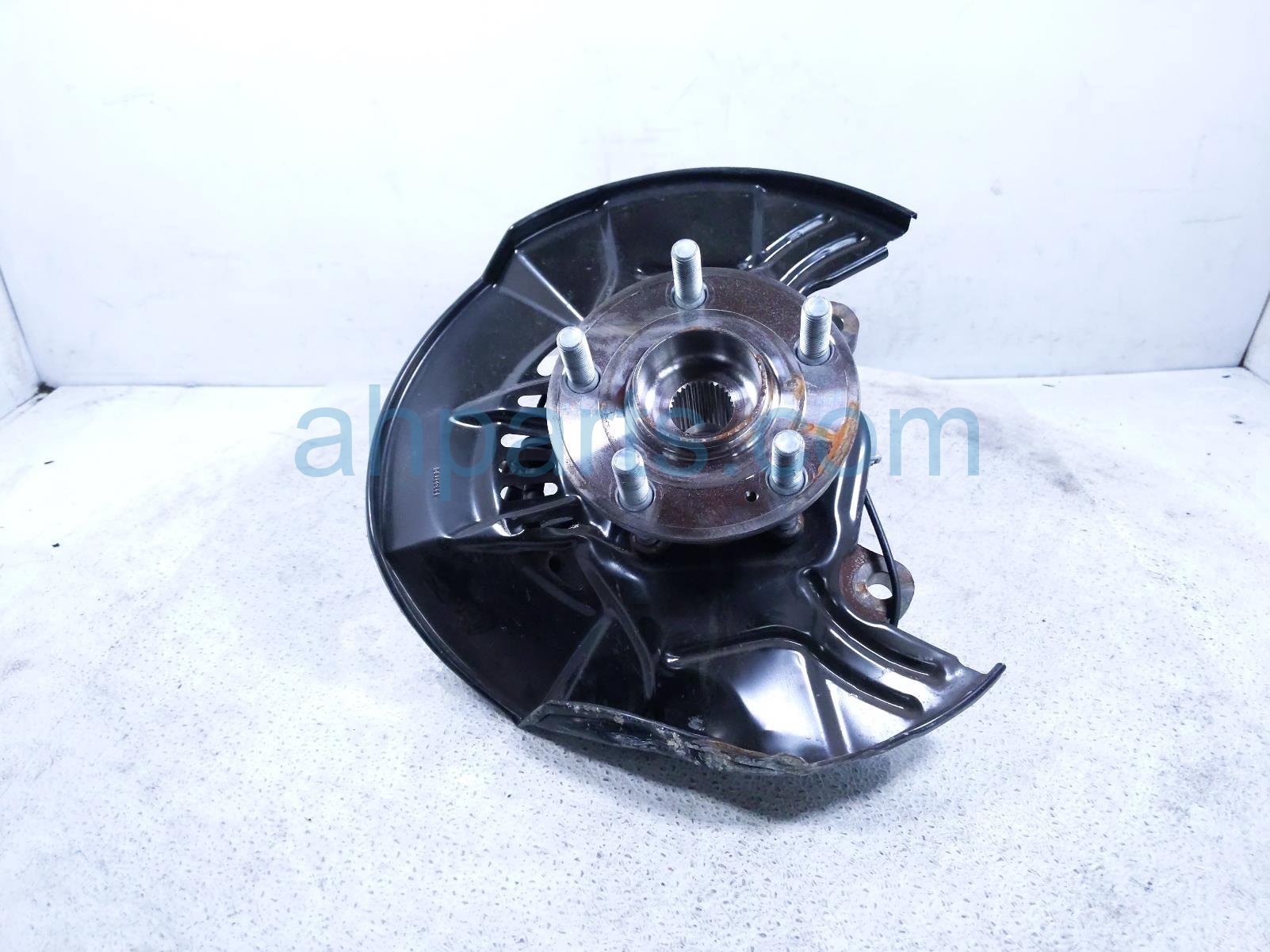 $299 Honda FR/RH SPINDLE KNUCKLE HUB - FWD