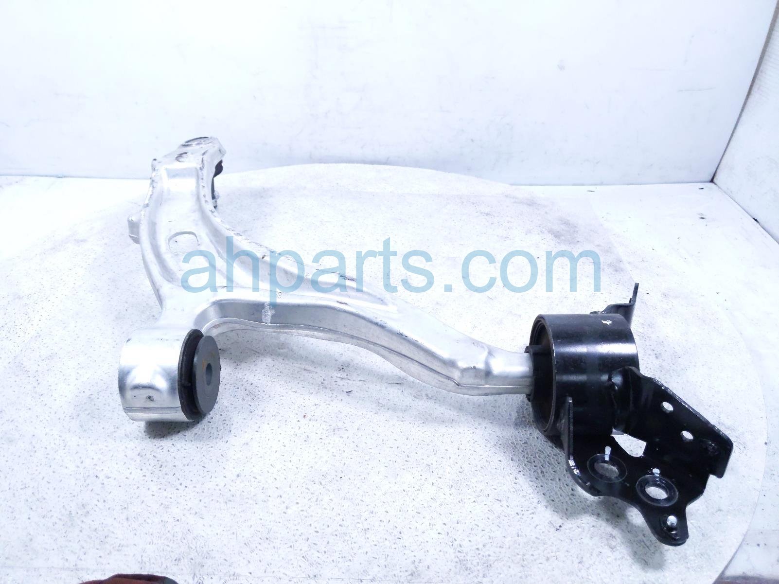 2025 Honda Pilot Front Driver Lower Control Arm 51360 T90 A01 Replacement 2025 Honda Pilot Front Driver Lower Control Arm 51360 T90 A01 Replacement thumbnail