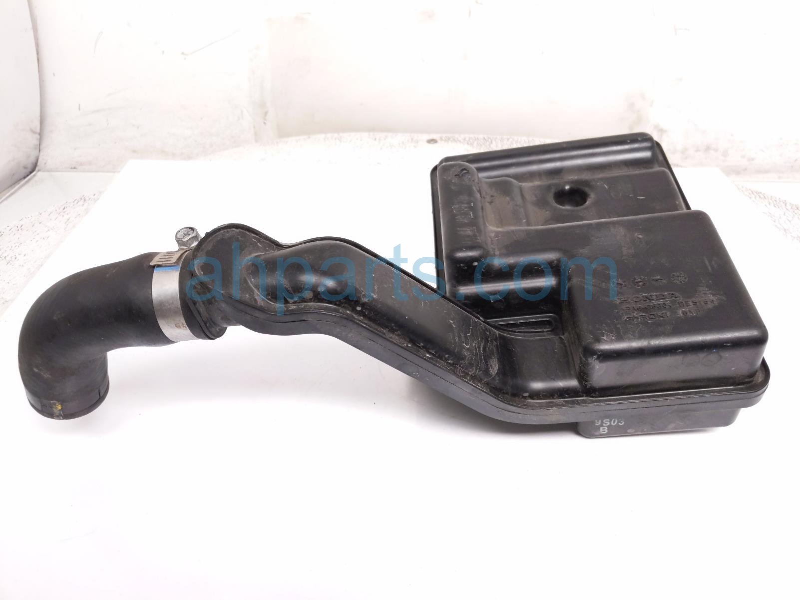 Acura AIR CLEANER RESONATOR CHAMBER - 2.0T Acura AIR CLEANER RESONATOR CHAMBER - 2.0T