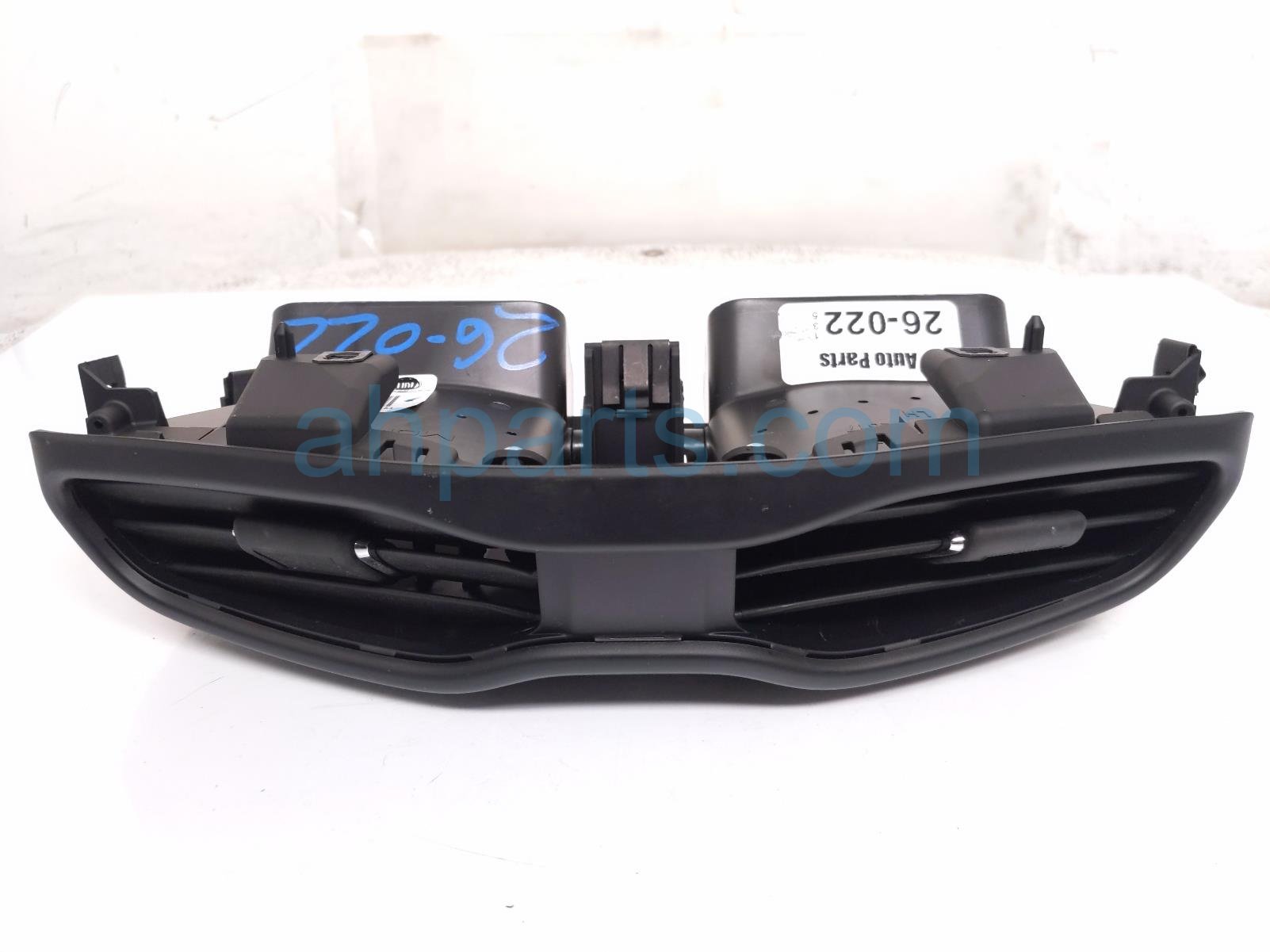 2018 Jeep Renegade Center Dash Air Vent Assy Blk 6TG63LXHAA Replacement 2018 Jeep Renegade Center Dash Air Vent Assy Blk 6TG63LXHAA Replacement thumbnail