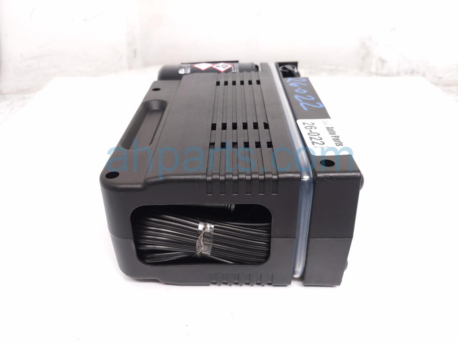 2018 Jeep Renegade Tire Air Compressor / Pump 68316701AA Replacement 2018 Jeep Renegade Tire Air Compressor / Pump 68316701AA Replacement thumbnail