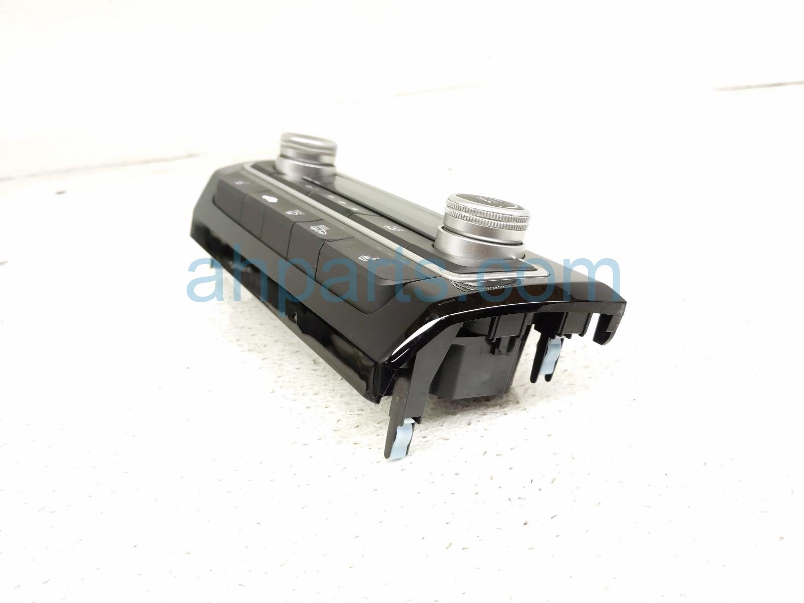 2019 Honda Insight Temperature Climate Heater/ac Control(on Dash) 79610 TXM A41ZA Replacement 2019 Honda Insight Temperature Climate Heater/ac Control(on Dash) 79610 TXM A41ZA Replacement thumbnail