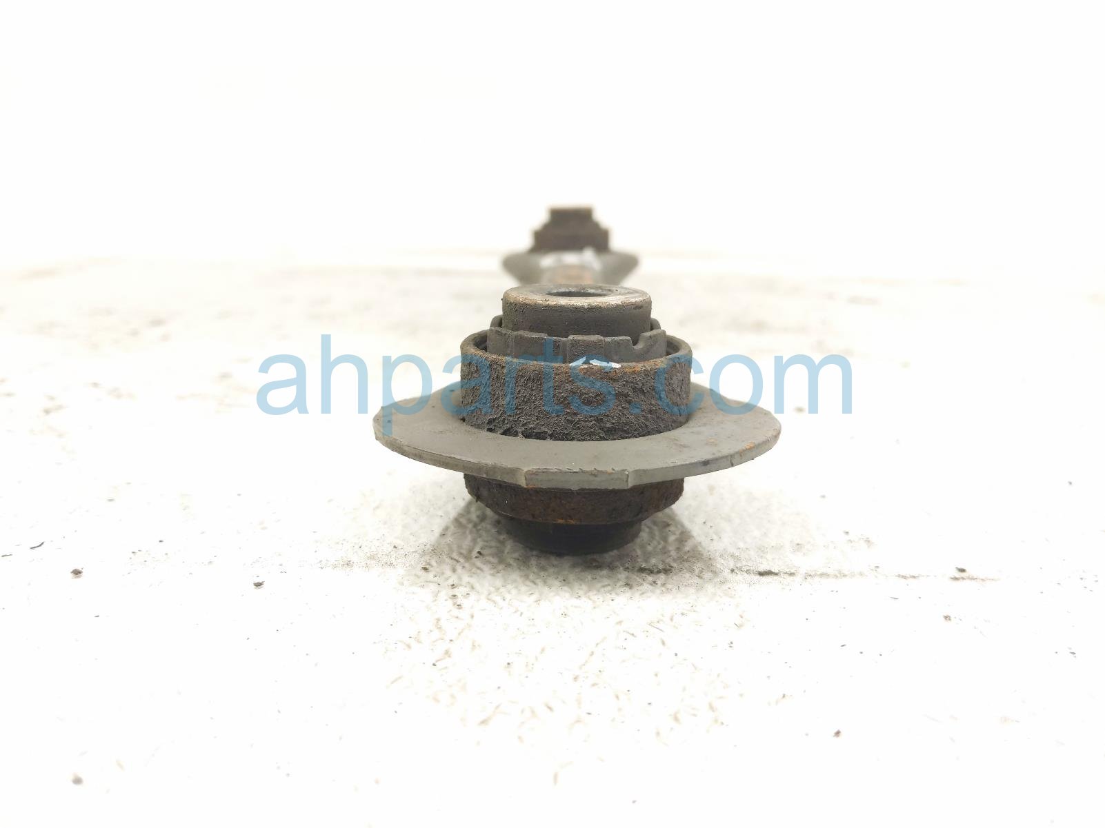 2019 Honda Insight Rear Passenger Center Lower Control Arm 52370 TXM A00 Replacement 2019 Honda Insight Rear Passenger Center Lower Control Arm 52370 TXM A00 Replacement thumbnail