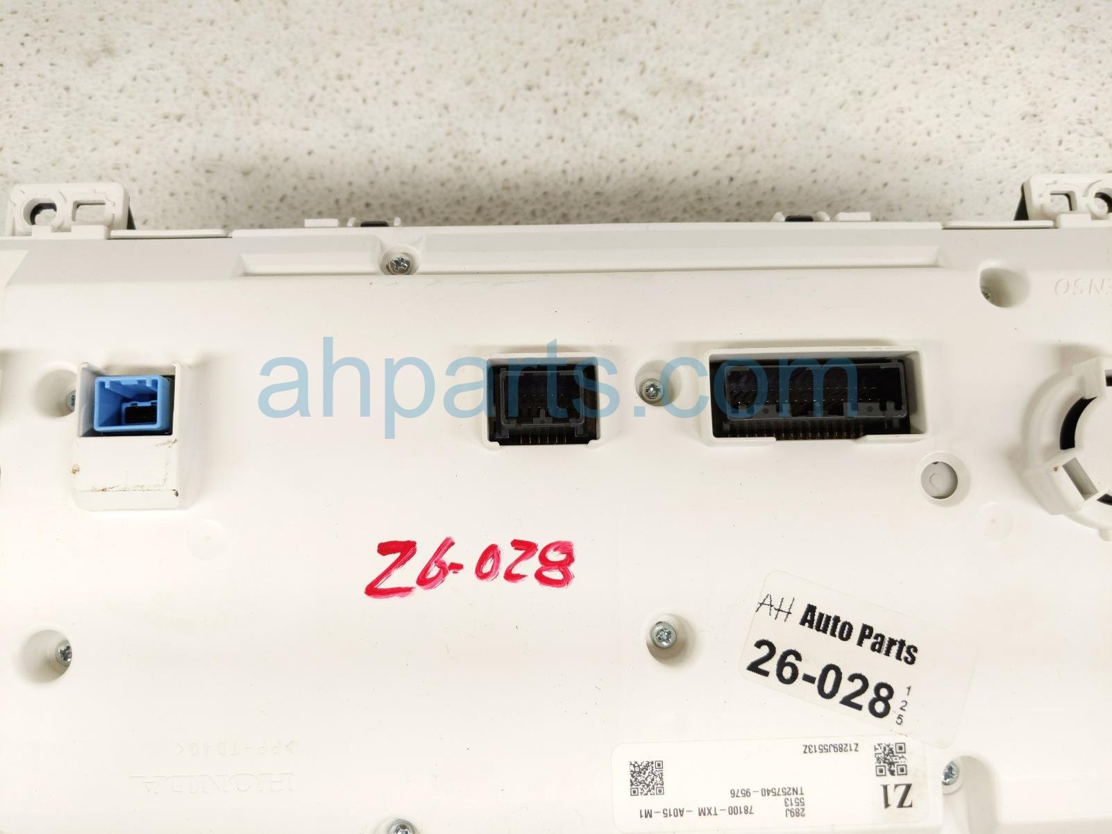 2019 Honda Insight Speedometer / Gauge Speedo Instrument Cluster 193k Mi 78100 TXM 405 Replacement 2019 Honda Insight Speedometer / Gauge Speedo Instrument Cluster 193k Mi 78100 TXM 405 Replacement thumbnail