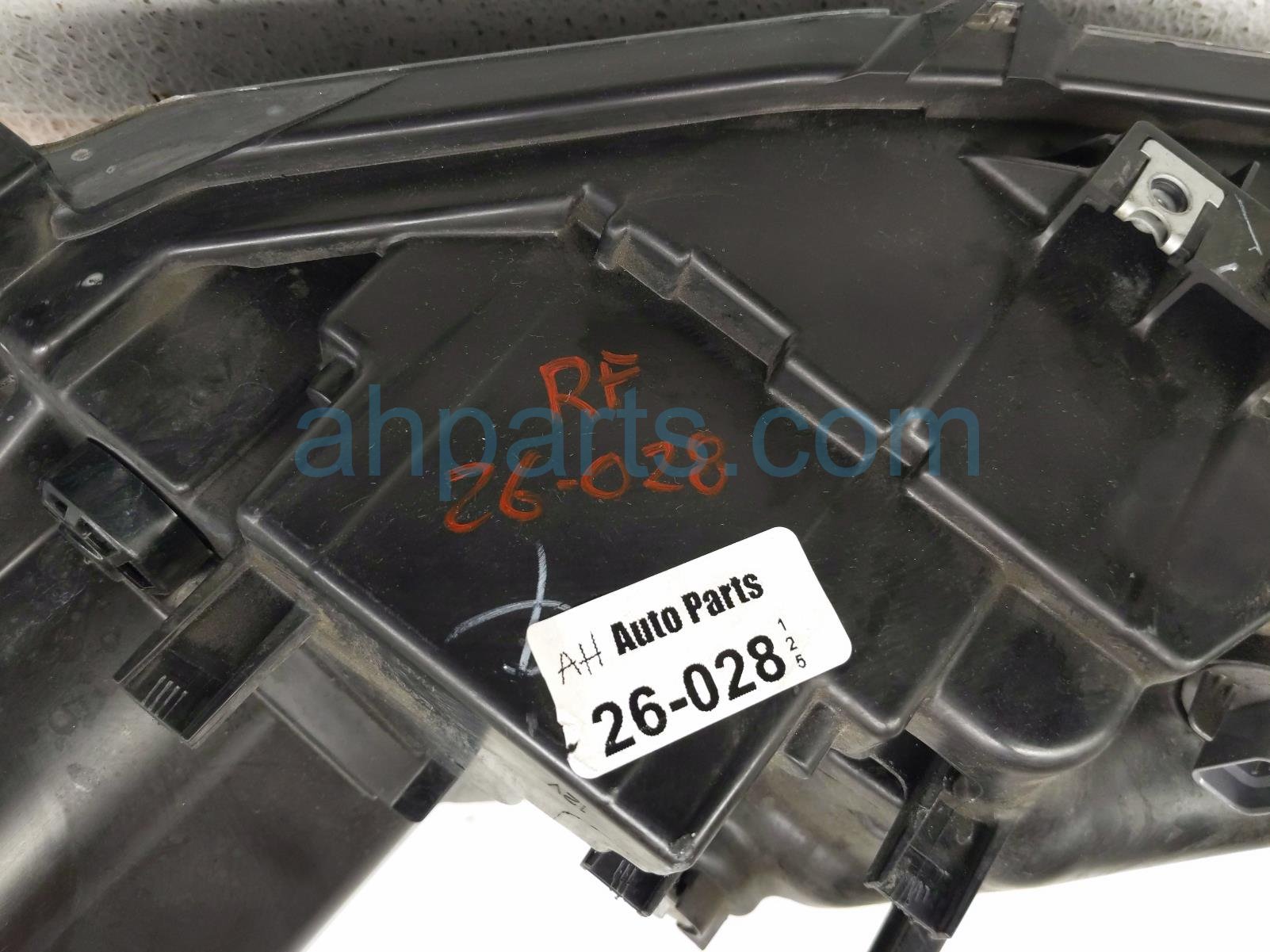 2019 Honda Insight Headlight Passenger Headlamp / Light 33100 TXM A01 Replacement 2019 Honda Insight Headlight Passenger Headlamp / Light 33100 TXM A01 Replacement thumbnail