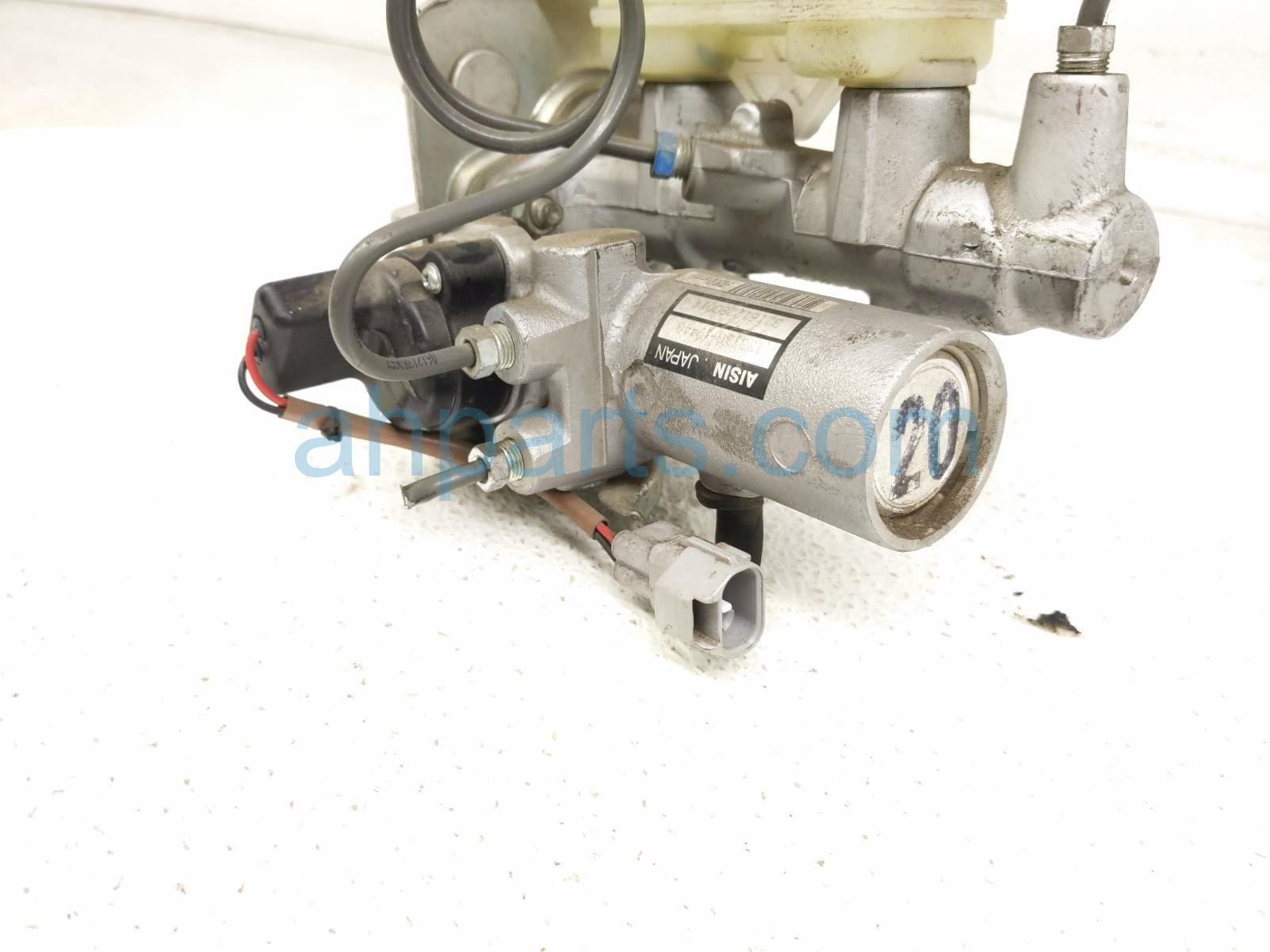 2007 Lexus Ls460 Brake Master Cylinder W/ Reservoir 47207 50020 Replacement 2007 Lexus Ls460 Brake Master Cylinder W/ Reservoir 47207 50020 Replacement thumbnail