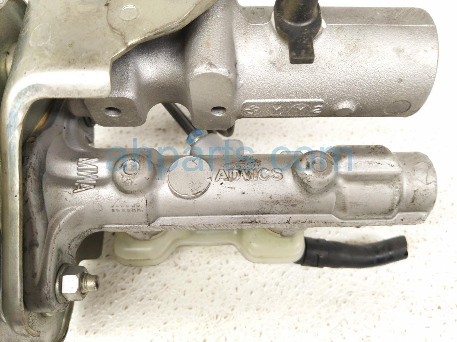 2007 Lexus Ls460 Brake Master Cylinder W/ Reservoir 47207 50020 Replacement 2007 Lexus Ls460 Brake Master Cylinder W/ Reservoir 47207 50020 Replacement thumbnail
