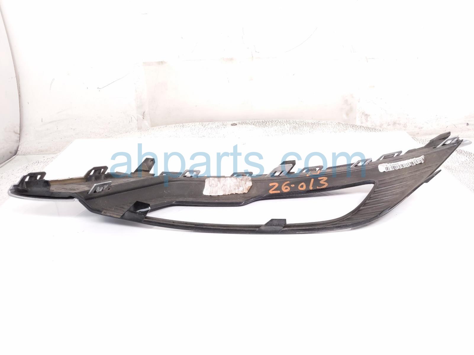 Driver FRONT FOG LAMP BEZEL