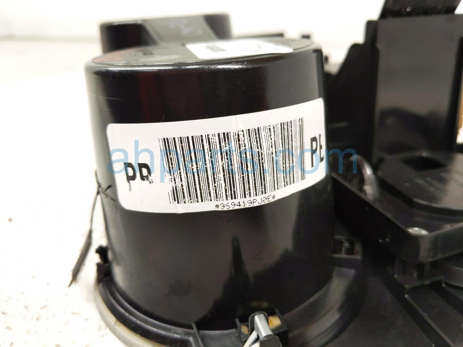 2019 Nissan Pathfinder Shifter Bezel And Cup Hld Trim Blk 96915 9PJ0C Replacement 2019 Nissan Pathfinder Shifter Bezel And Cup Hld Trim Blk 96915 9PJ0C Replacement thumbnail