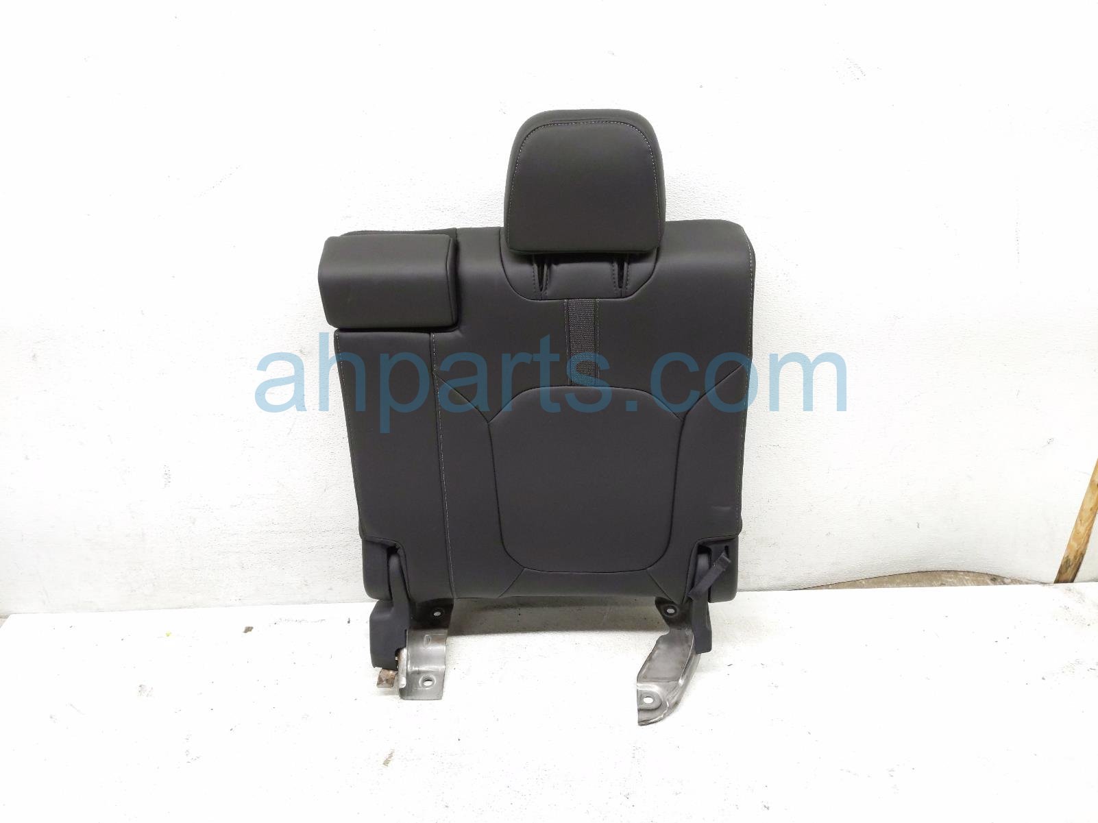 2025 Honda Pilot Rear / (3rd Row) 3rd Row Driver Seat Back Blk Lthr 82527 T90 A01 Replacement 2025 Honda Pilot Rear / (3rd Row) 3rd Row Driver Seat Back Blk Lthr 82527 T90 A01 Replacement thumbnail