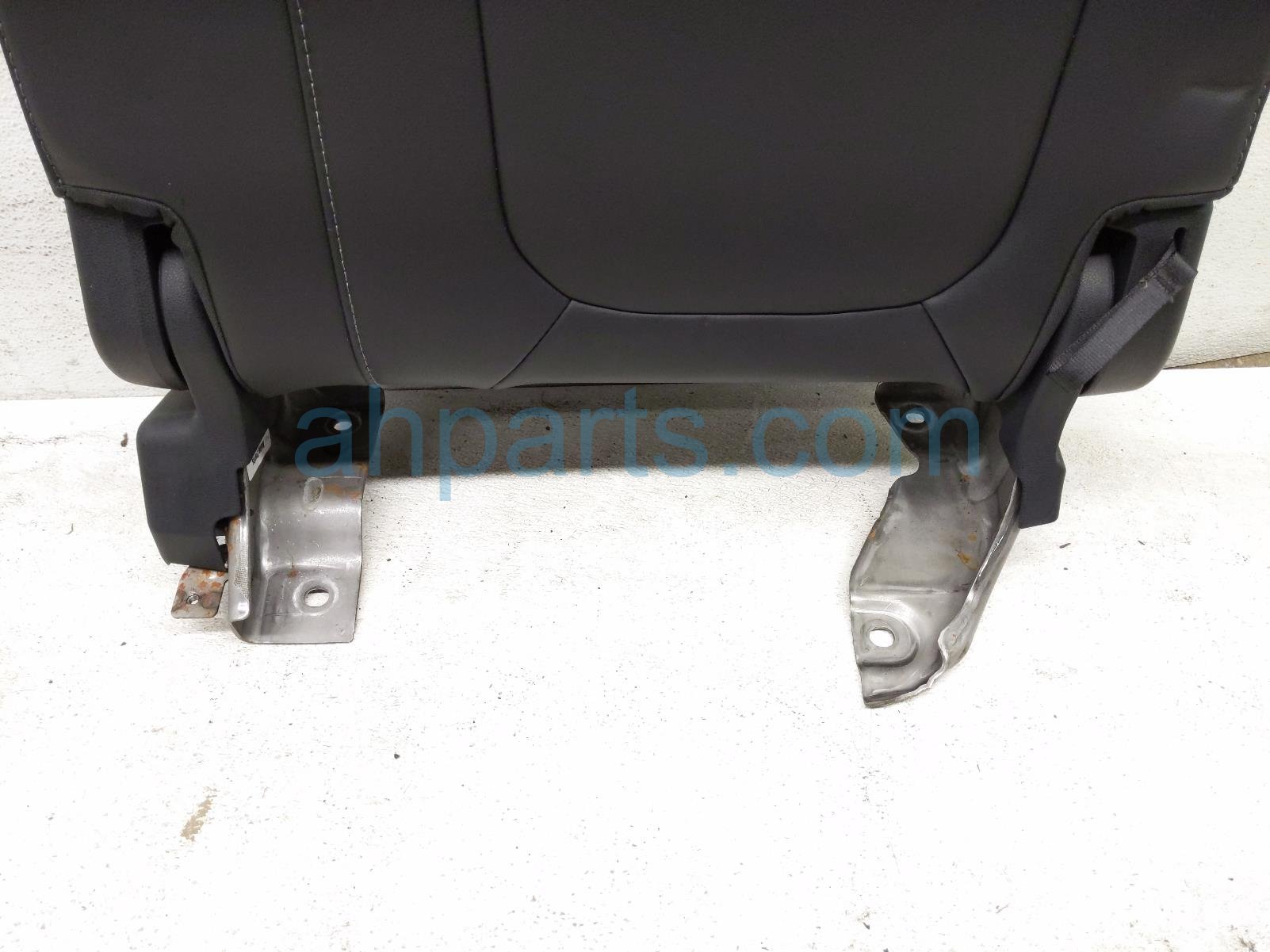 2025 Honda Pilot Rear / (3rd Row) 3rd Row Driver Seat Back Blk Lthr 82527 T90 A01 Replacement 2025 Honda Pilot Rear / (3rd Row) 3rd Row Driver Seat Back Blk Lthr 82527 T90 A01 Replacement thumbnail