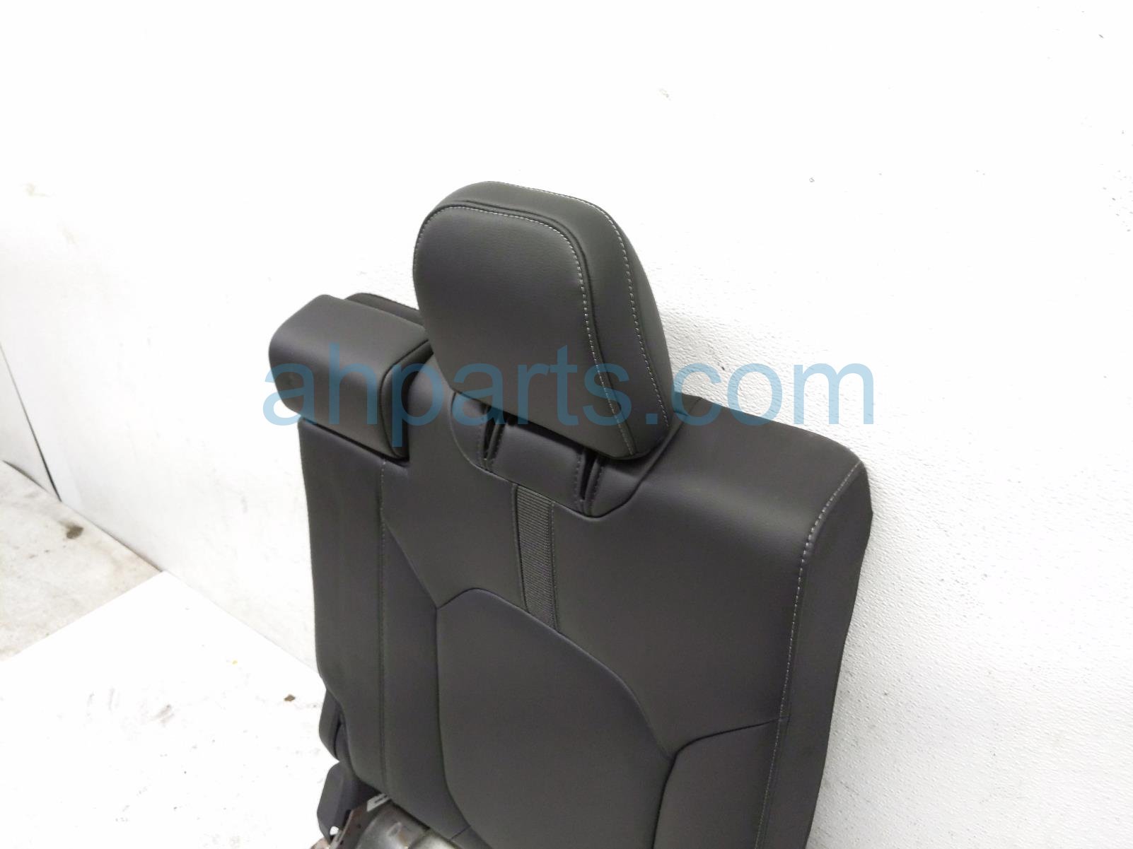 2025 Honda Pilot Rear / (3rd Row) 3rd Row Driver Seat Back Blk Lthr 82527 T90 A01 Replacement 2025 Honda Pilot Rear / (3rd Row) 3rd Row Driver Seat Back Blk Lthr 82527 T90 A01 Replacement thumbnail