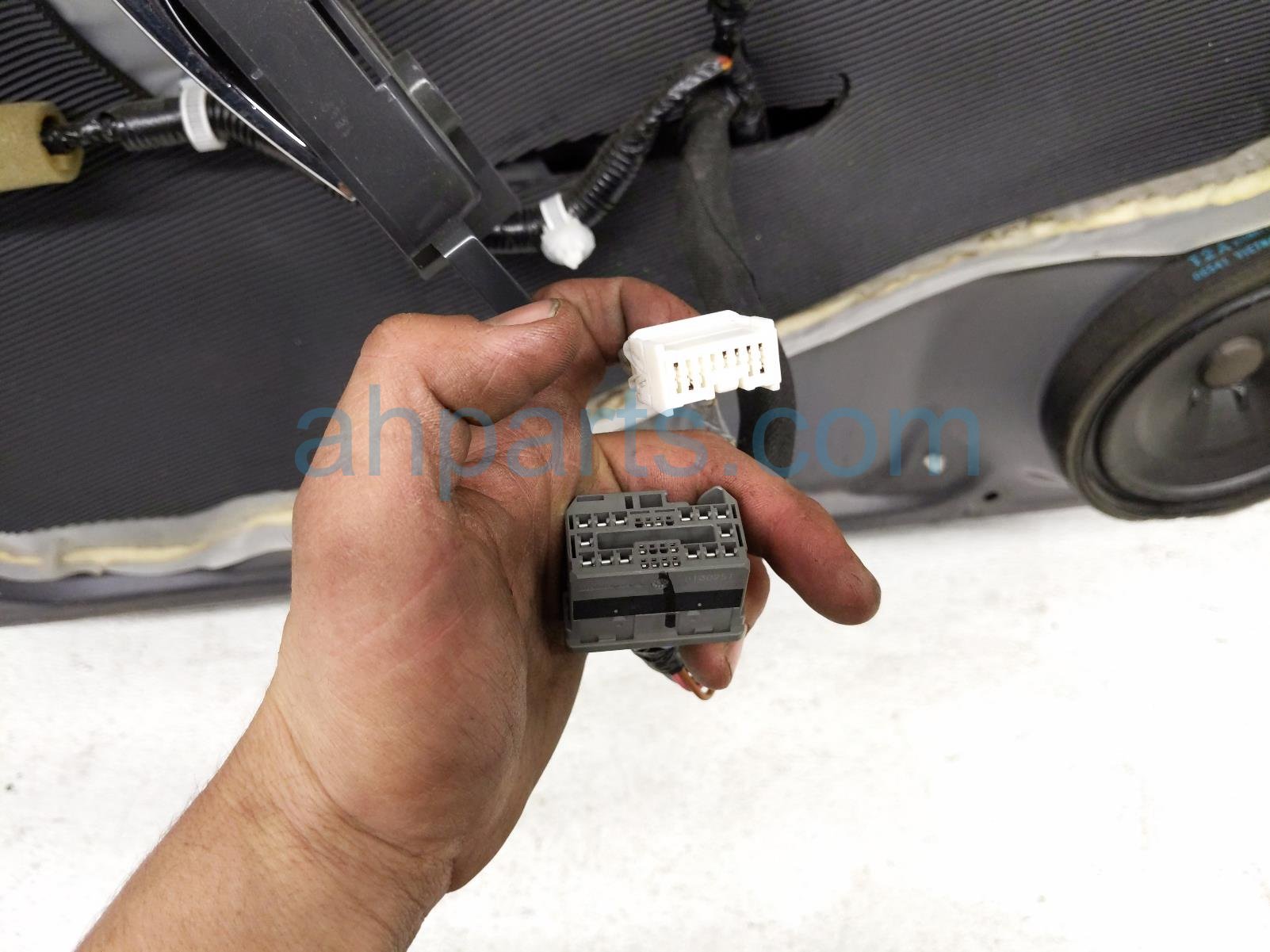 2014 Honda Accord Front Driver Door Grey No Mirror/trim 67050 T2A A90ZZ Replacement 2014 Honda Accord Front Driver Door Grey No Mirror/trim 67050 T2A A90ZZ Replacement thumbnail