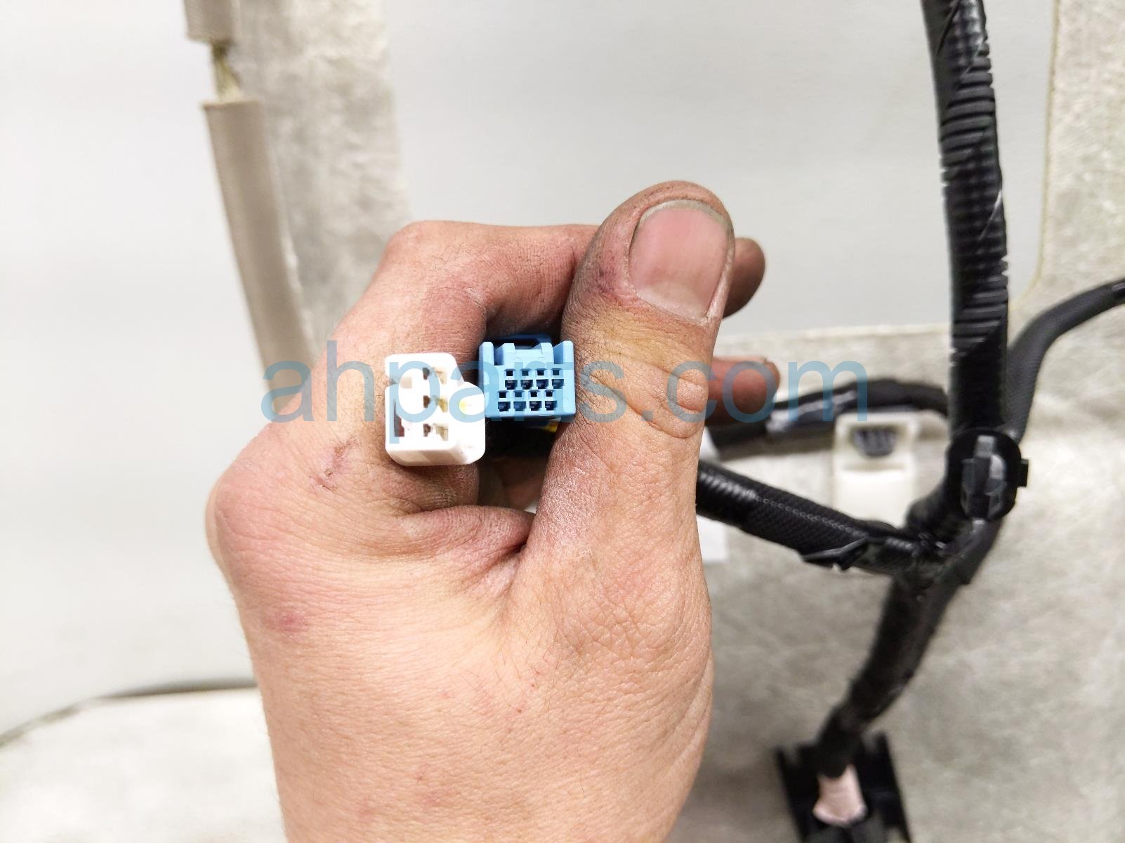 2021 Honda Pilot Roof Headliner / Sunroof Tan 83201 TG7 A52ZA Replacement 2021 Honda Pilot Roof Headliner / Sunroof Tan 83201 TG7 A52ZA Replacement thumbnail