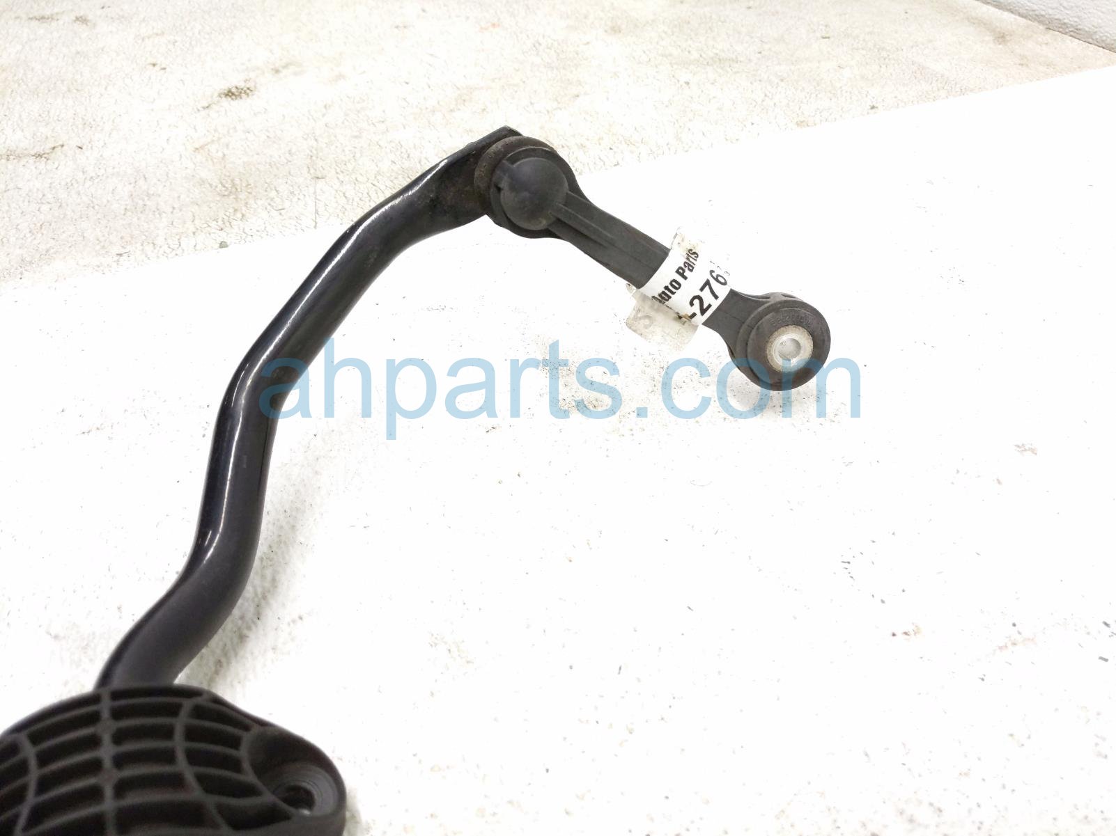 2018 BMW X1 Rear Stabilizer / Sway Bar 33 50 6 859 894 Replacement 2018 BMW X1 Rear Stabilizer / Sway Bar 33 50 6 859 894 Replacement thumbnail