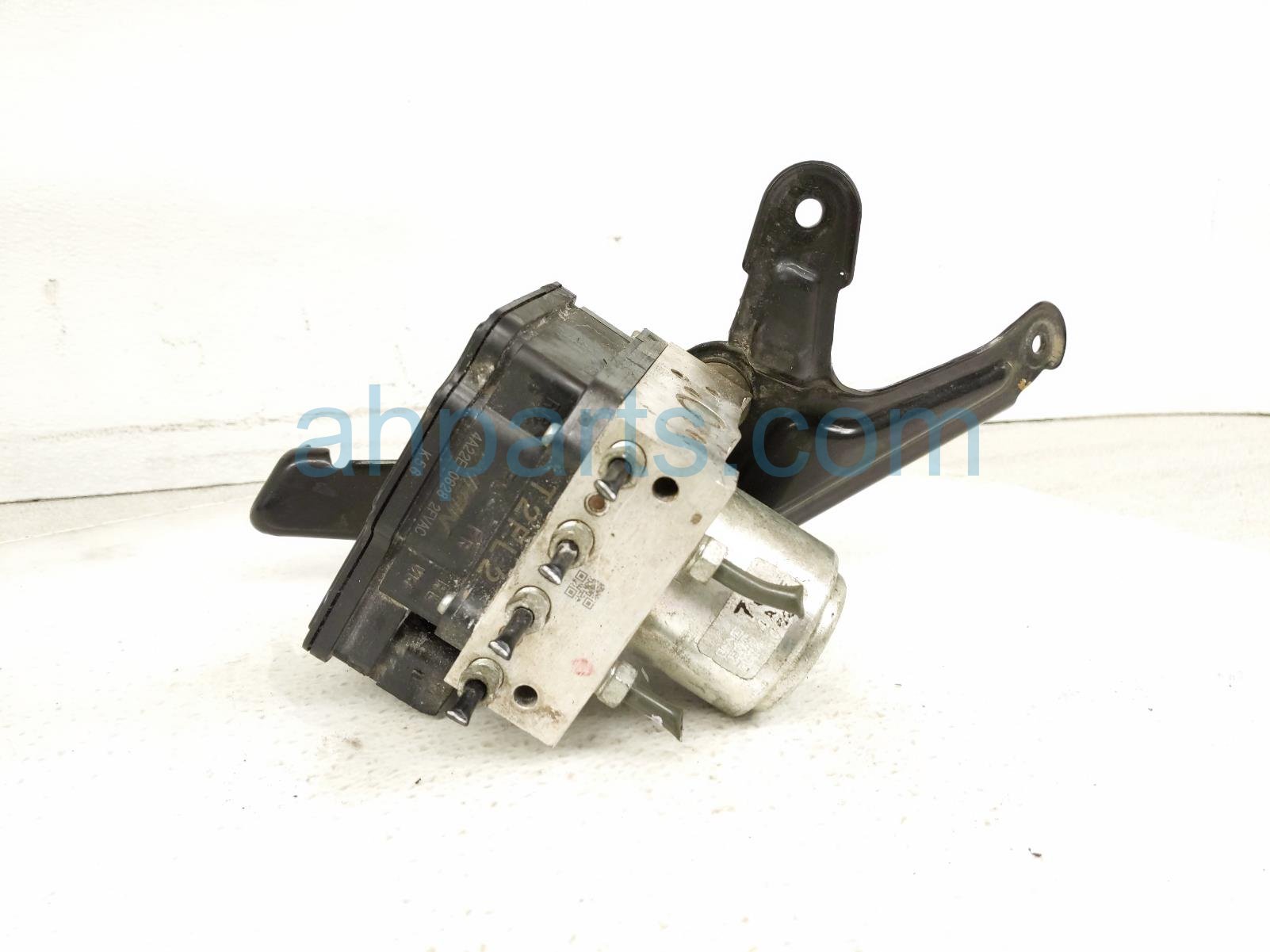 2014 Honda Accord Abs/vsa (anti Lock Brake) Abs / Vsa Pump / Modulator 04571 T2F L21 Replacement 2014 Honda Accord Abs/vsa (anti Lock Brake) Abs / Vsa Pump / Modulator 04571 T2F L21 Replacement thumbnail