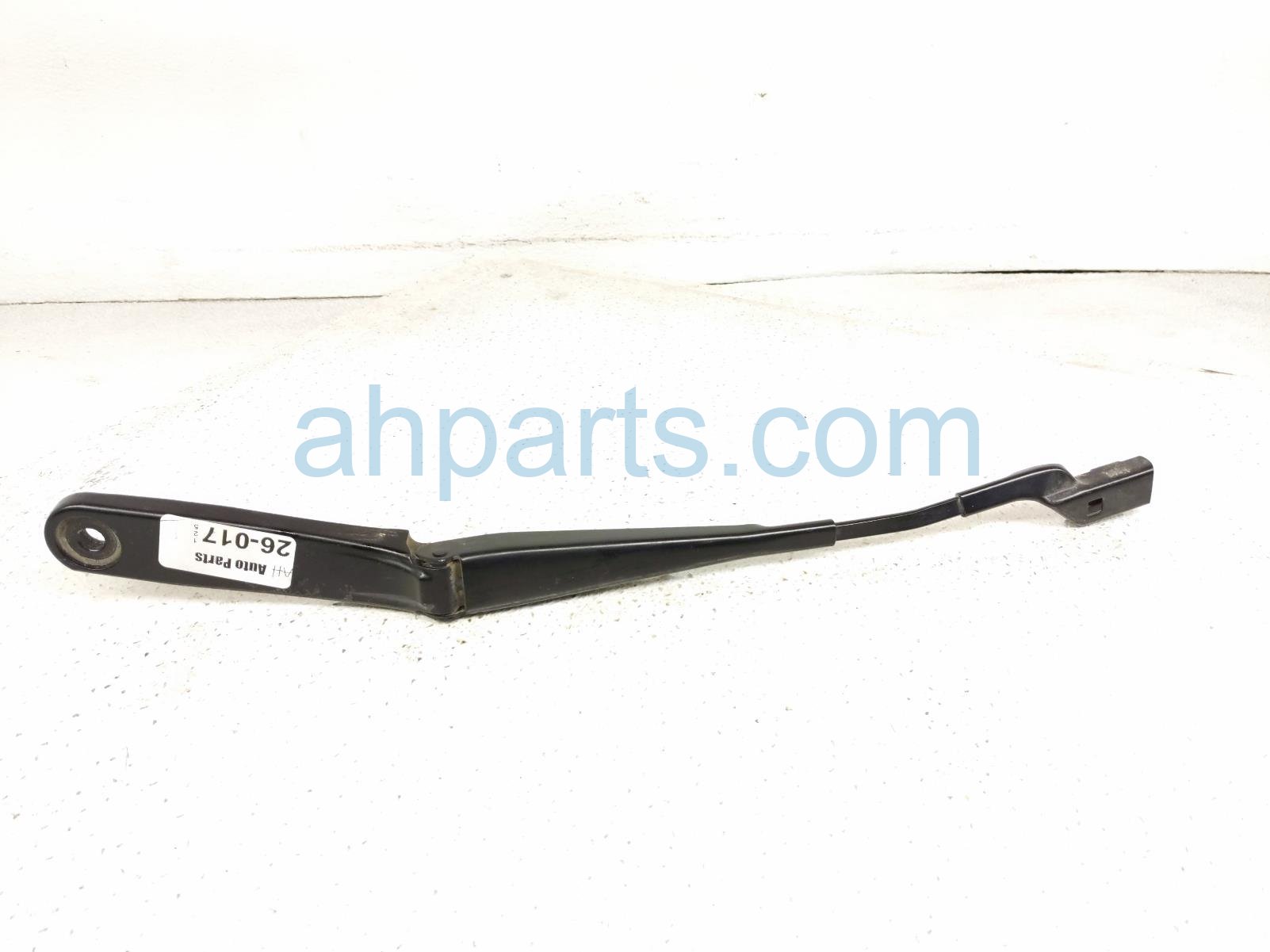 Toyota LH WINDSHIELD WIPER ARM