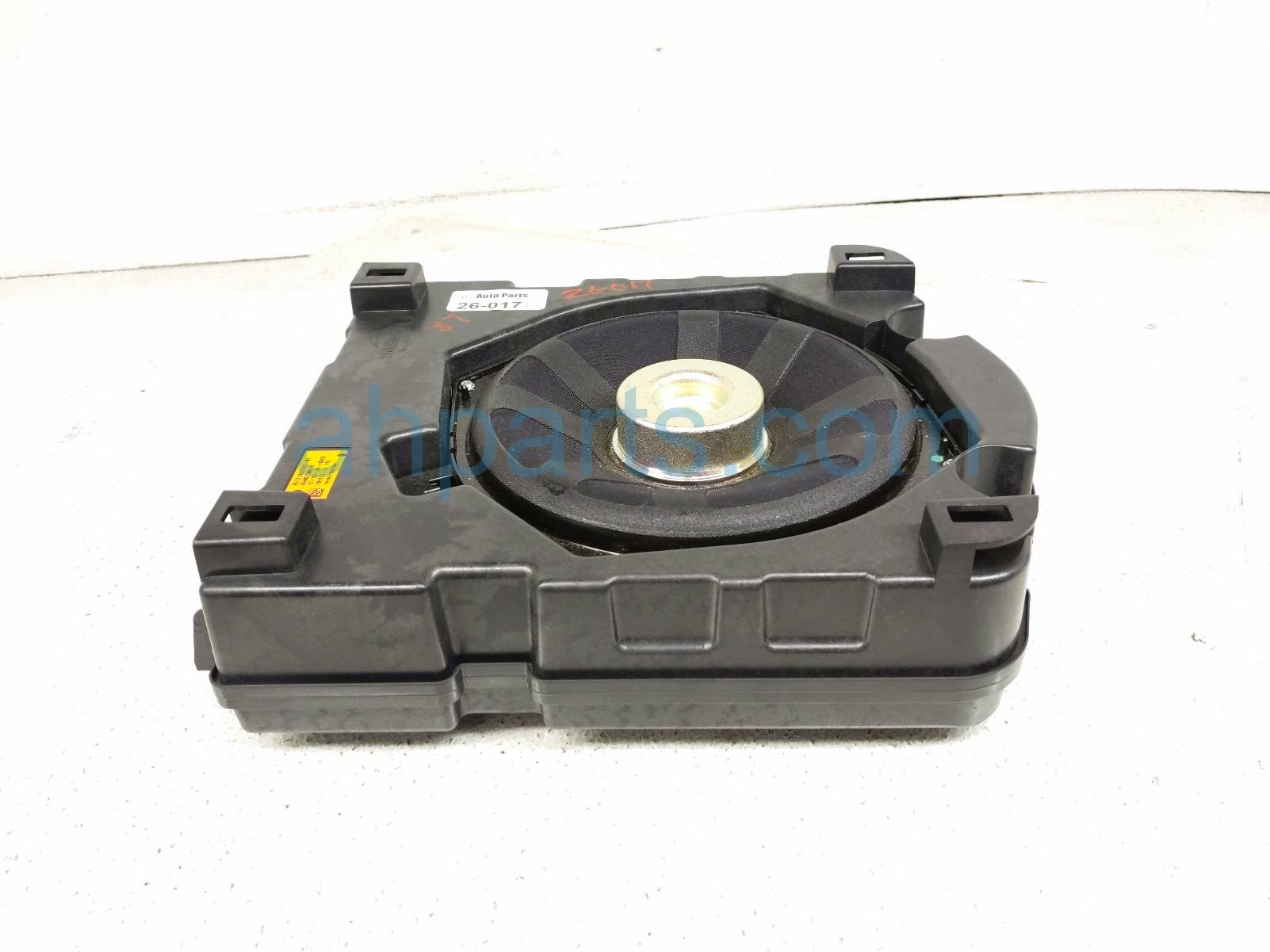 Toyota LH SUBWOOFER SPEAKER ASSY