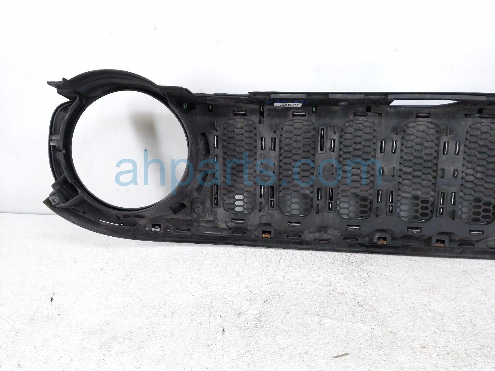 2018 Jeep Renegade Upper Grille Matte Blk/chrome 6RZ57TZZAA Replacement 2018 Jeep Renegade Upper Grille Matte Blk/chrome 6RZ57TZZAA Replacement thumbnail