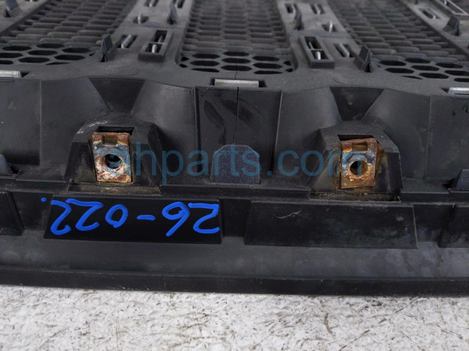 2018 Jeep Renegade Upper Grille Matte Blk/chrome 6RZ57TZZAA Replacement 2018 Jeep Renegade Upper Grille Matte Blk/chrome 6RZ57TZZAA Replacement thumbnail