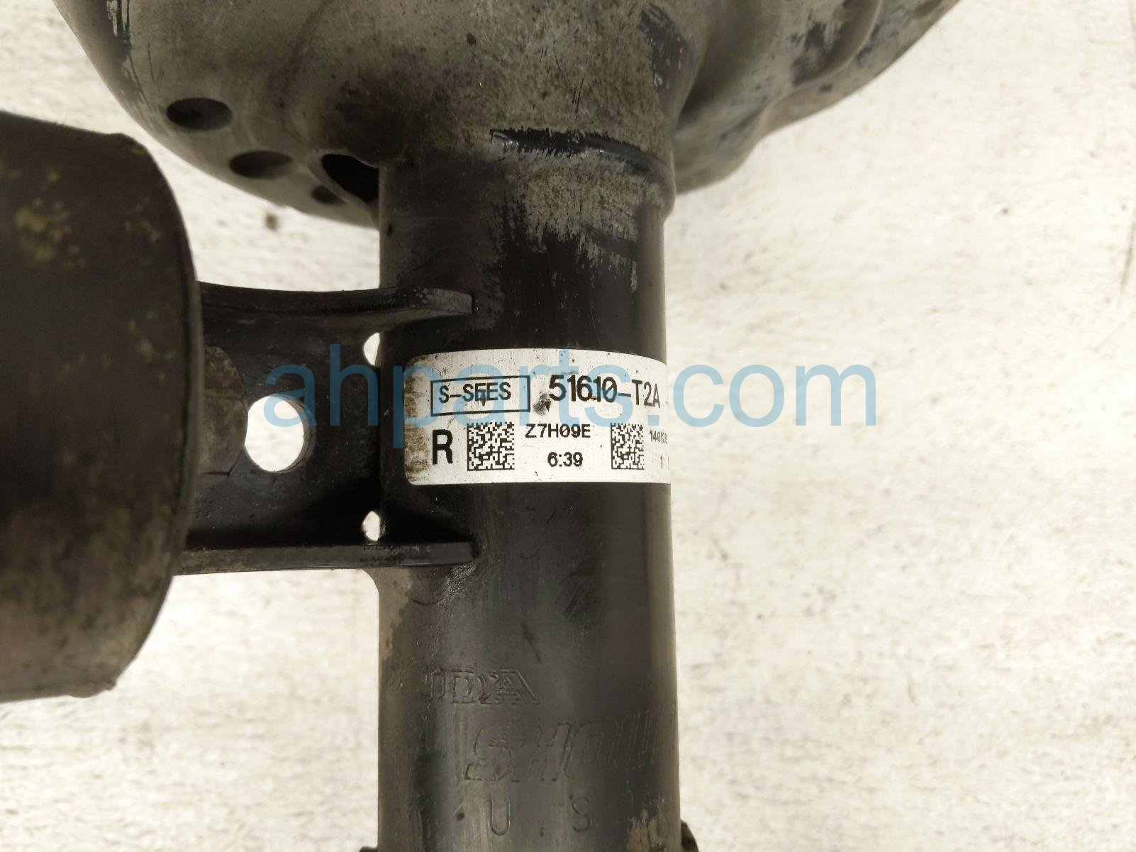 2014 Honda Accord Front Passenger Strut + Spring 51611 T2A 325 Replacement 2014 Honda Accord Front Passenger Strut + Spring 51611 T2A 325 Replacement thumbnail