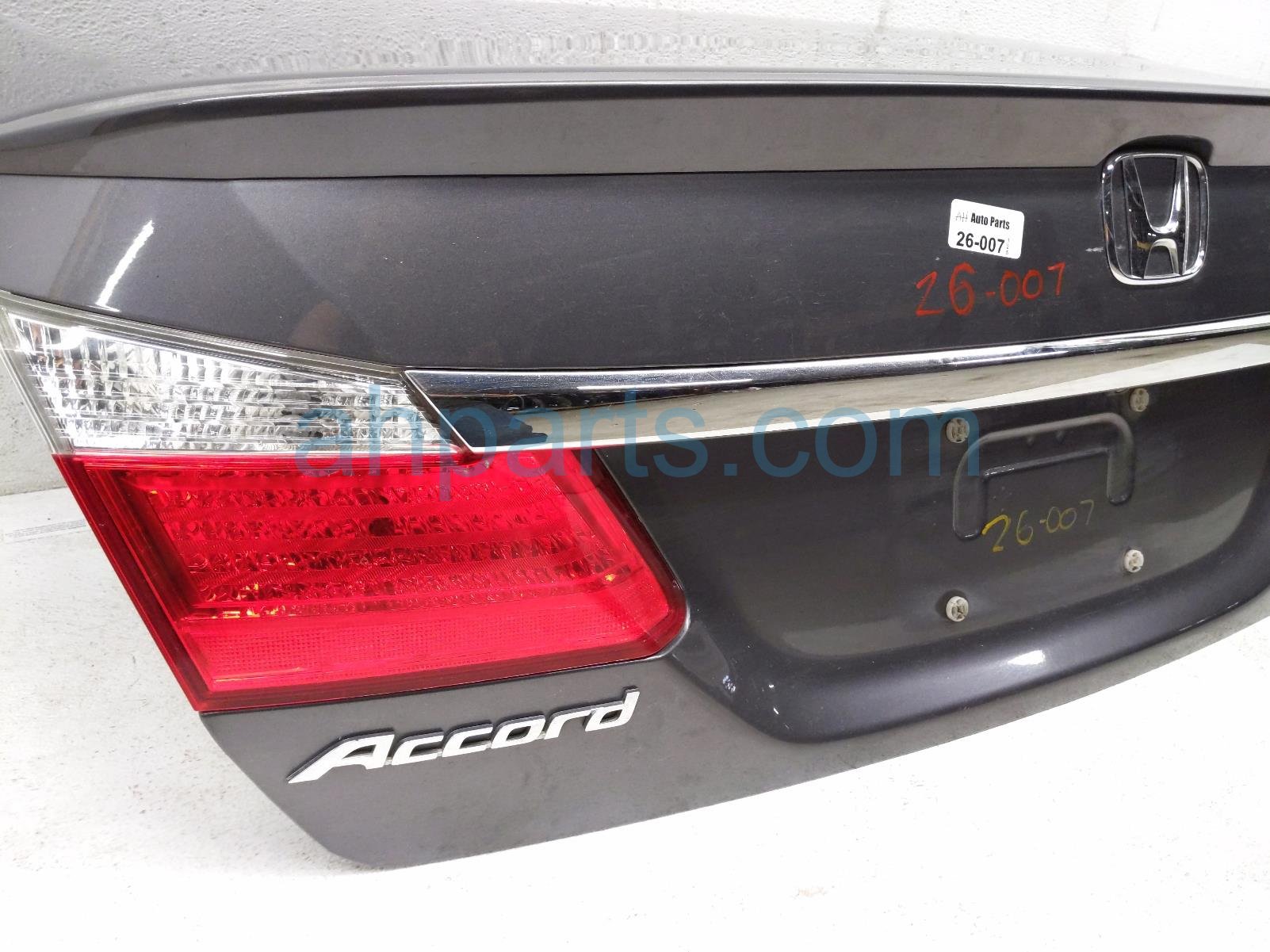2014 Honda Accord Trunk / Decklid W/spoiler Gray 68500 T2F A30ZZ Replacement 2014 Honda Accord Trunk / Decklid W/spoiler Gray 68500 T2F A30ZZ Replacement thumbnail